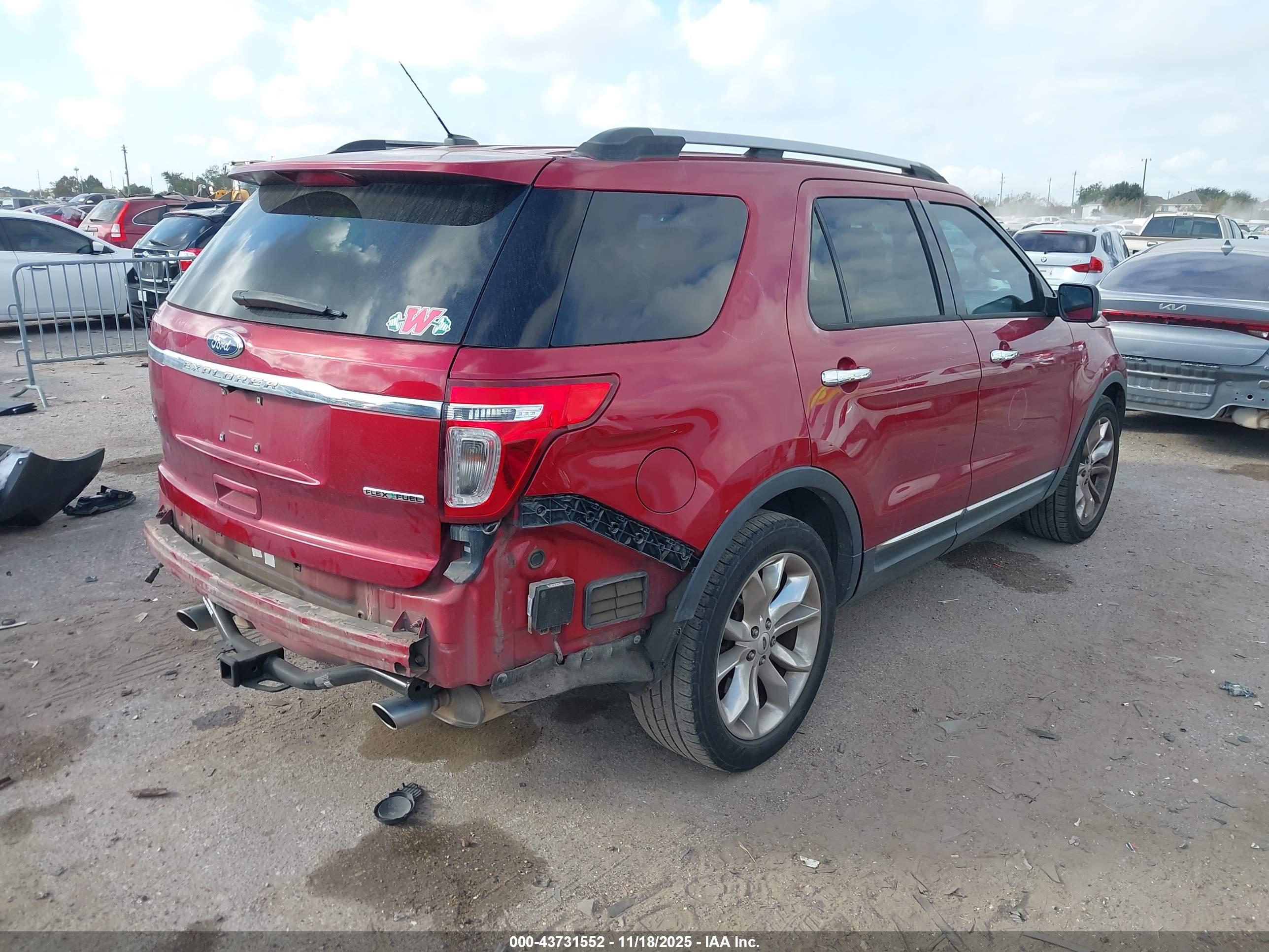 FORD EXPLORER image 4