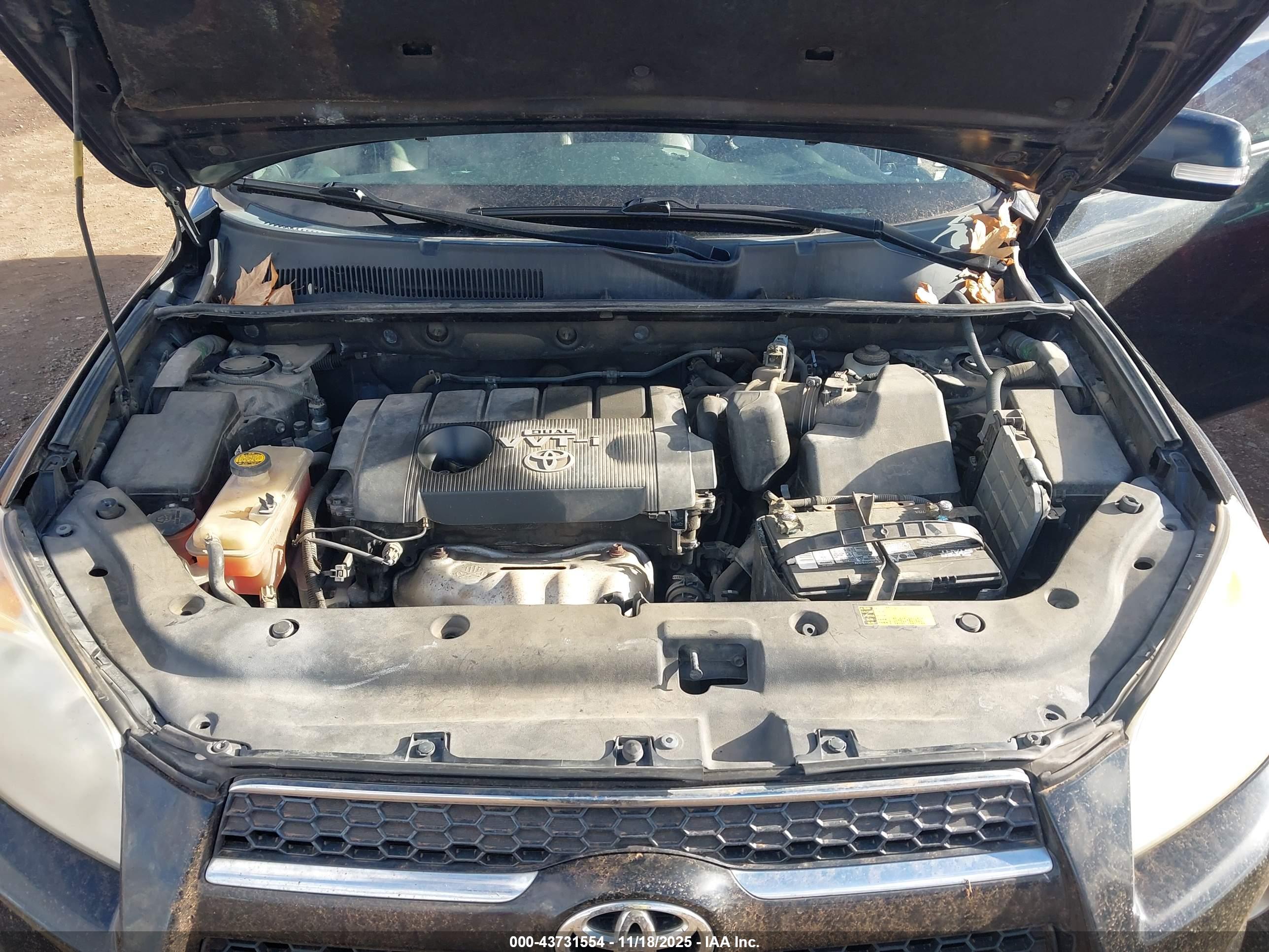TOYOTA RAV4 image 10