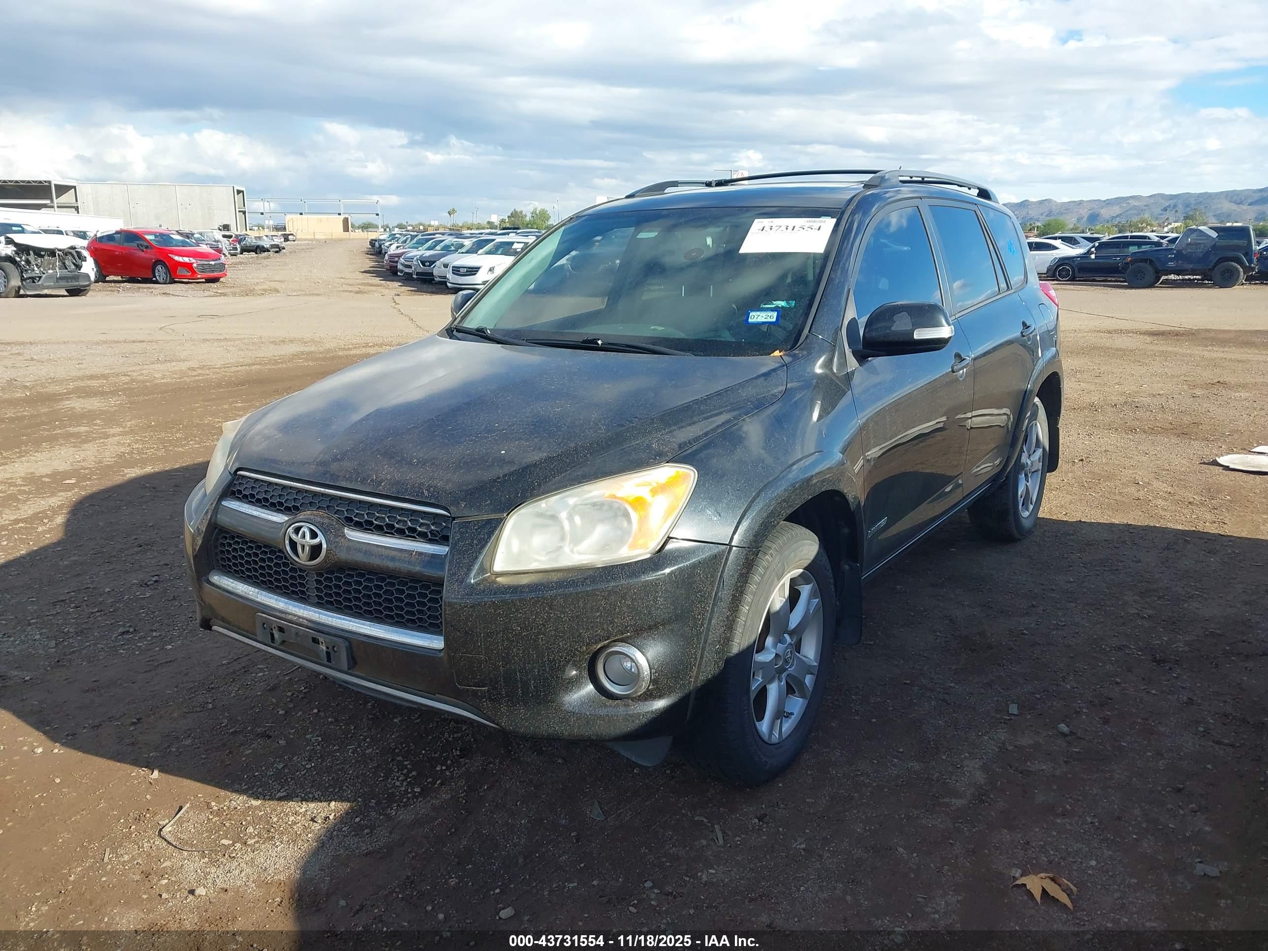 TOYOTA RAV4 image 2