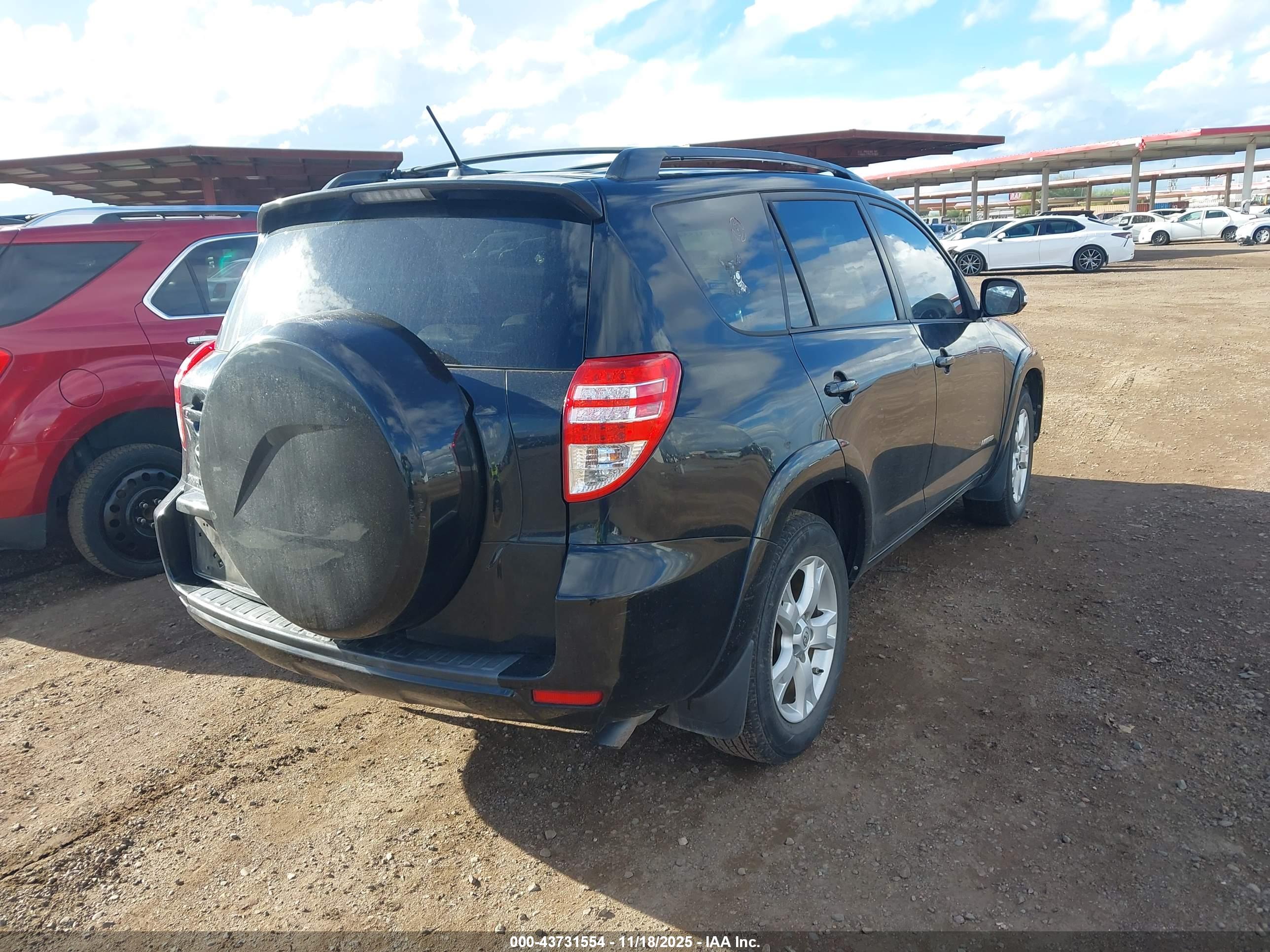 TOYOTA RAV4 image 4