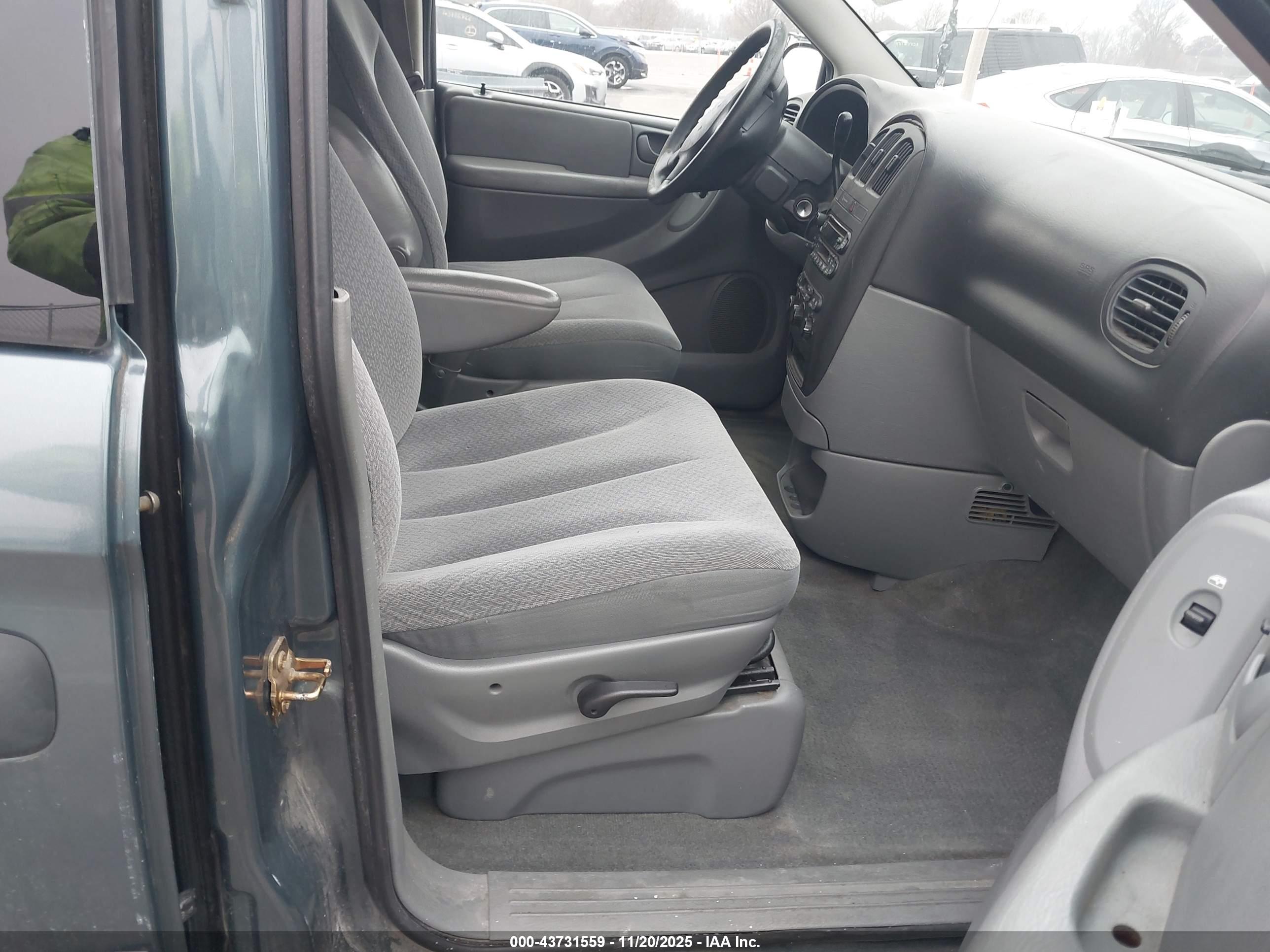 DODGE GRAND image 5