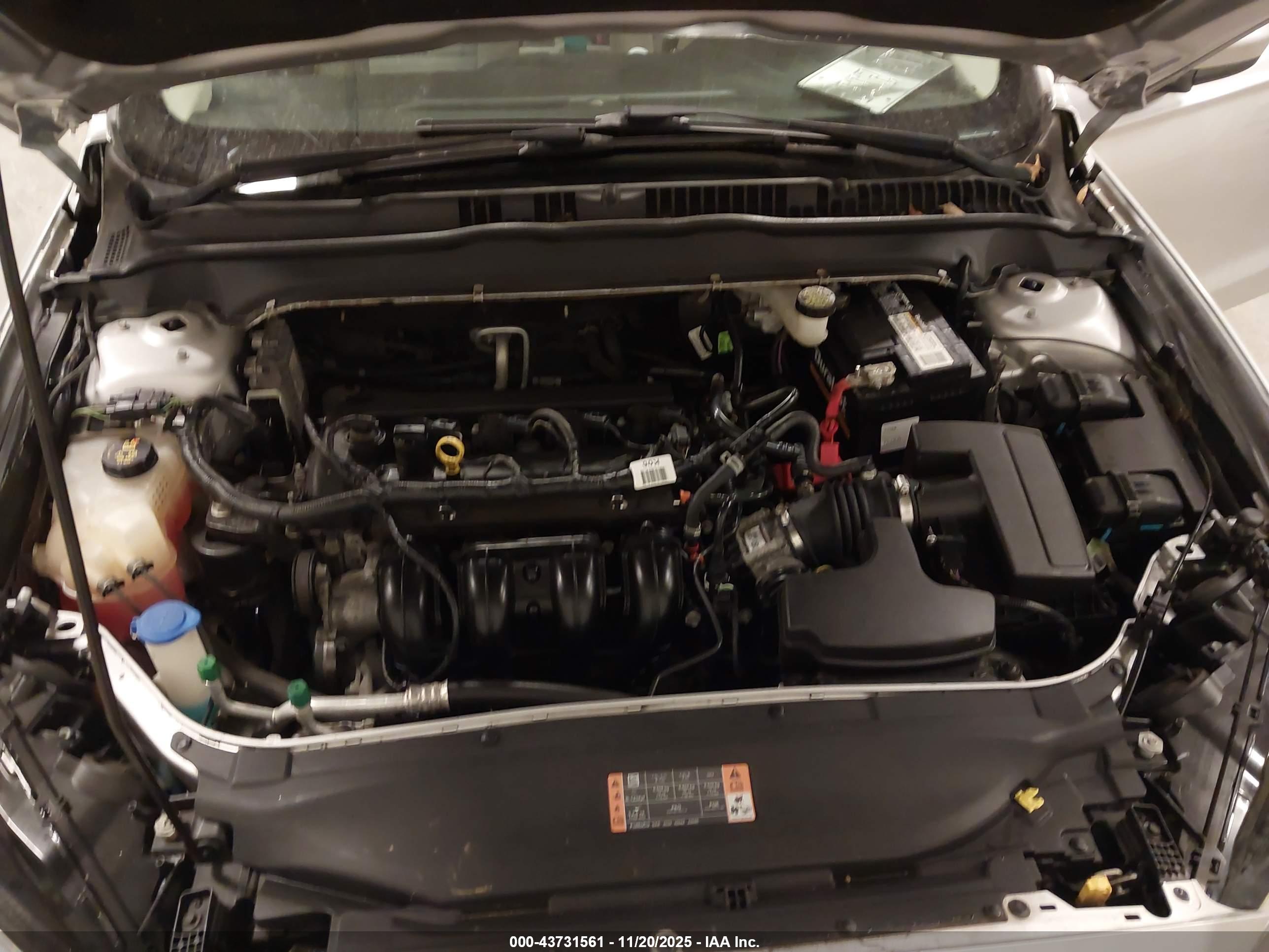 FORD FUSION image 10