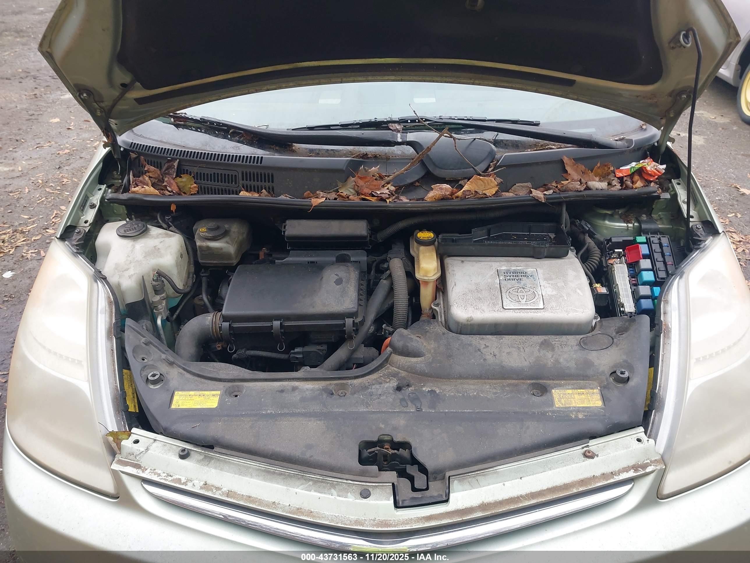 TOYOTA PRIUS image 10