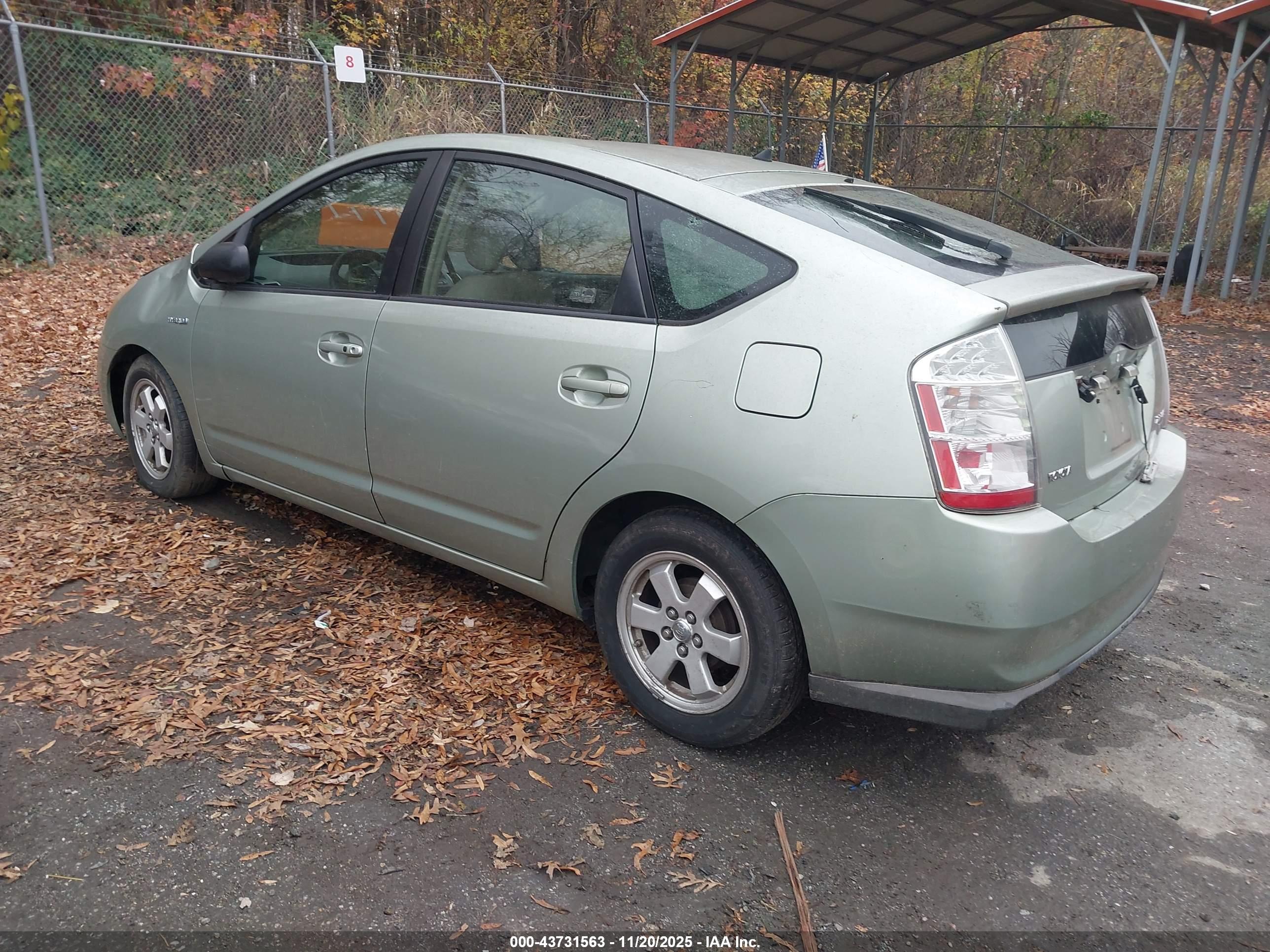 TOYOTA PRIUS image 3