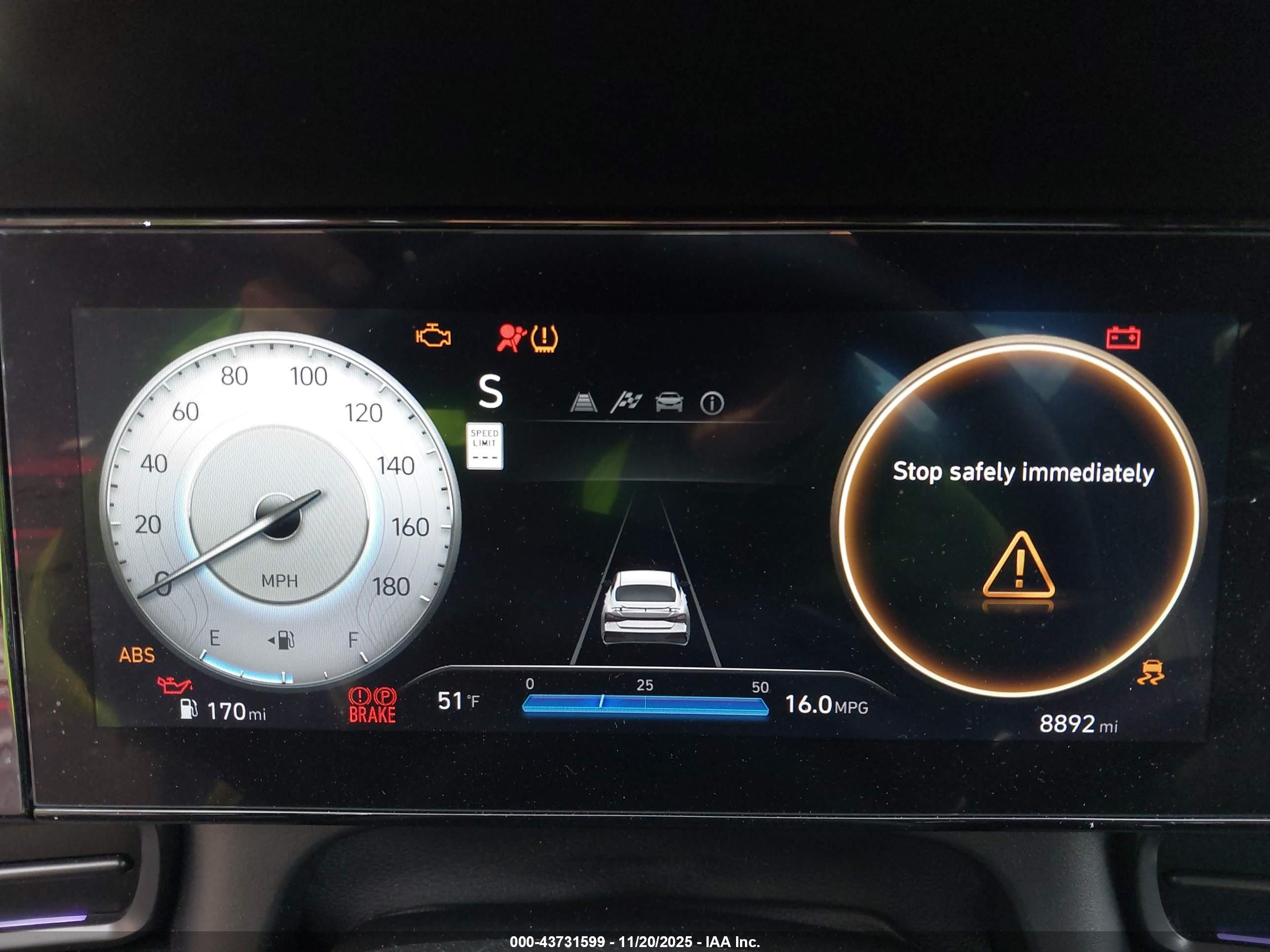 HYUNDAI ELANTRA image 7