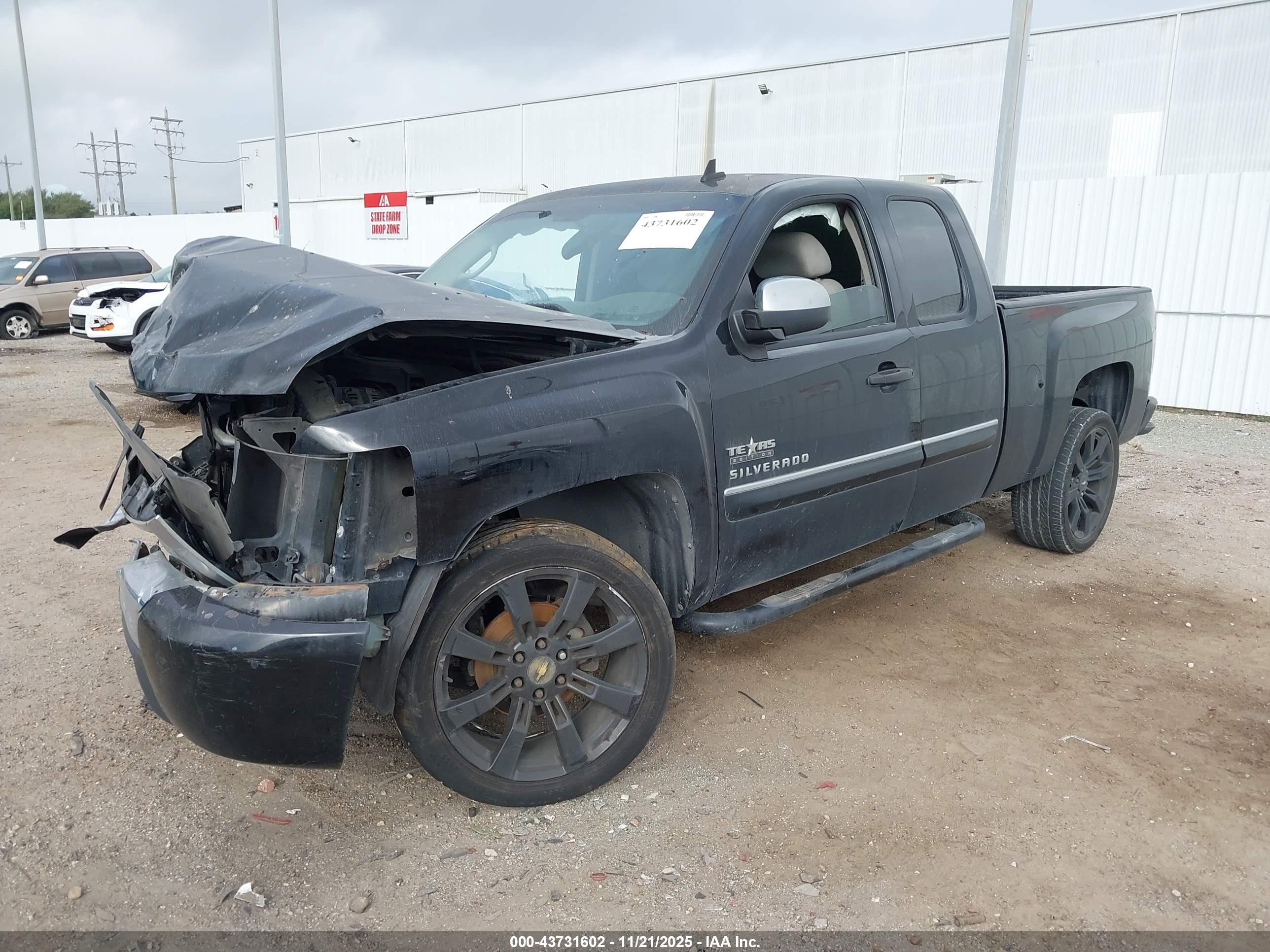 CHEVROLET SILVERADO image 2