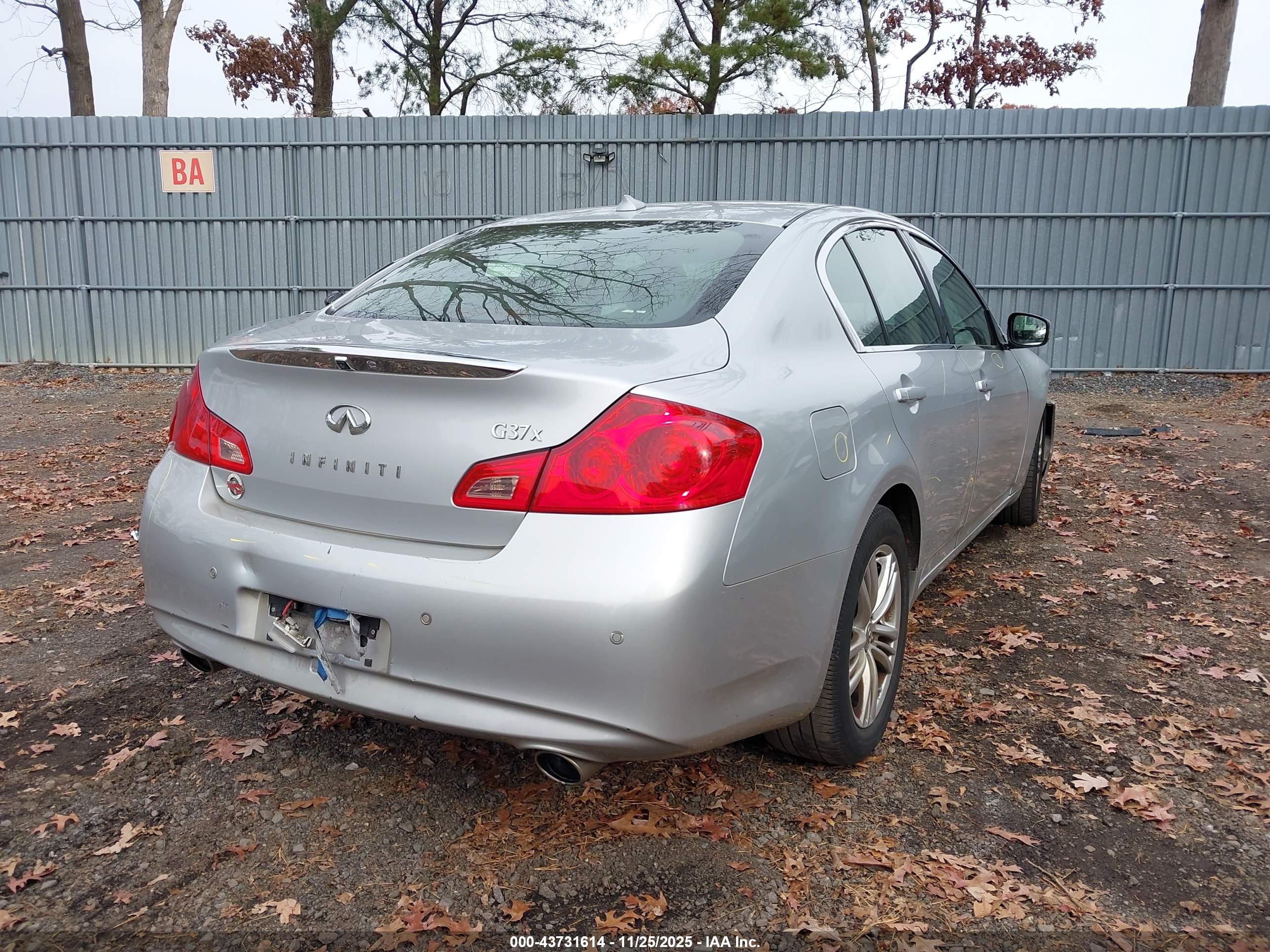 INFINITI G37X image 4