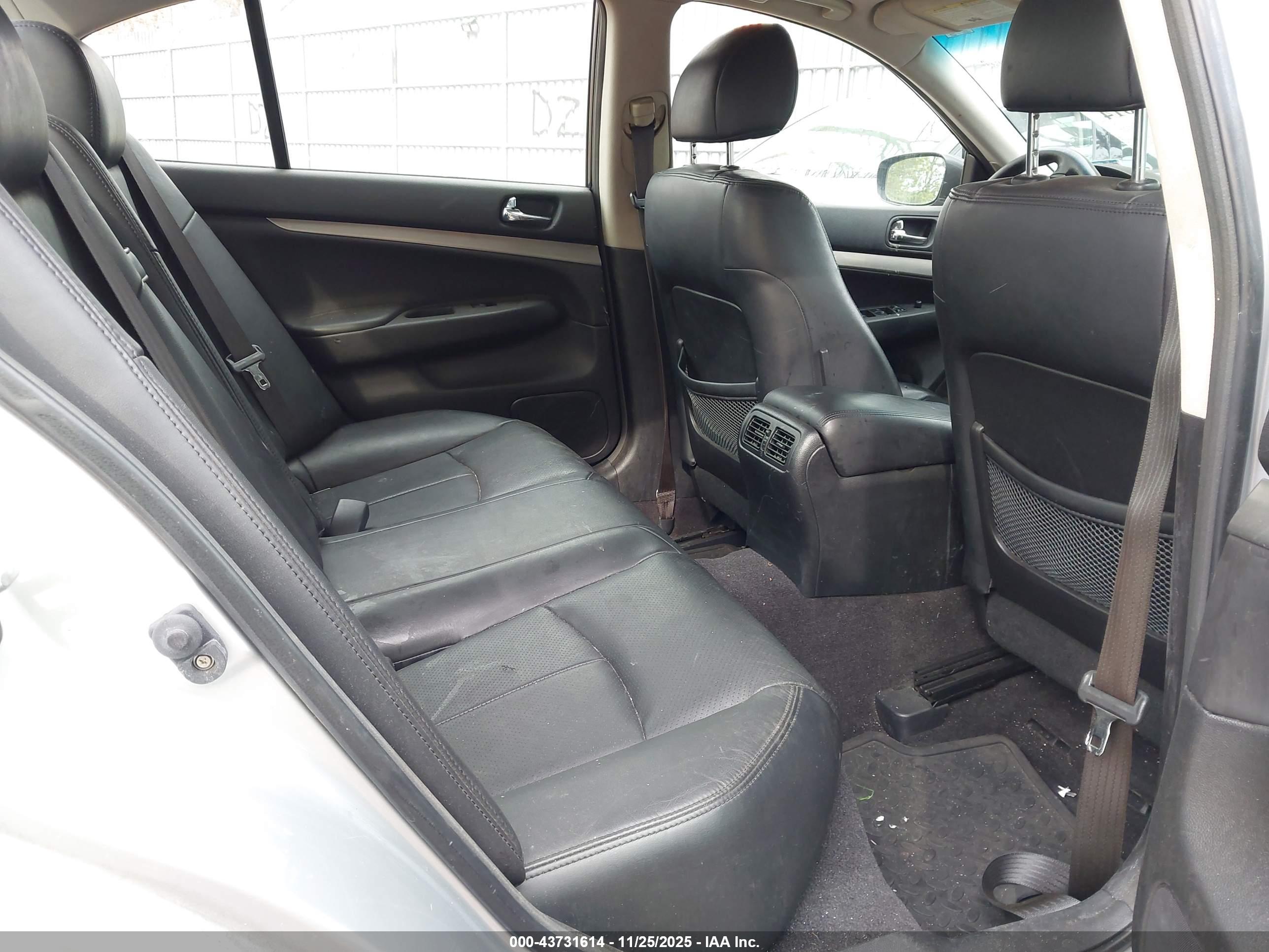 INFINITI G37X image 8