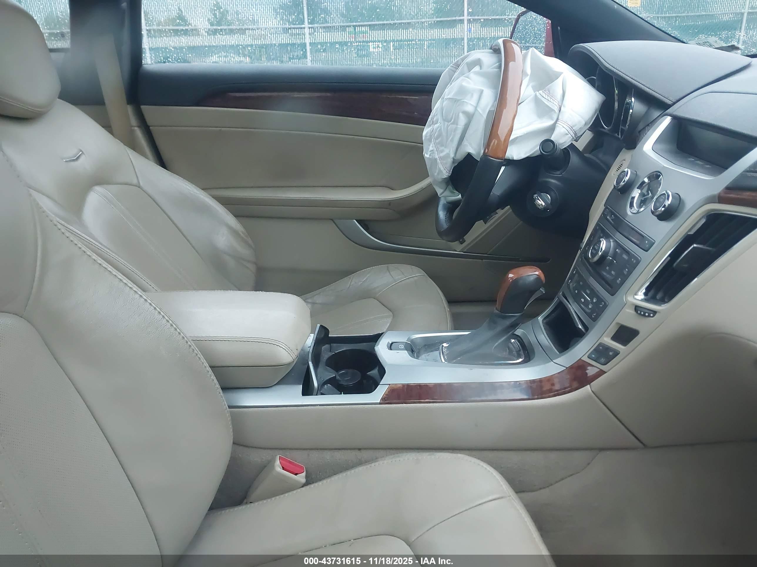 CADILLAC CTS image 5
