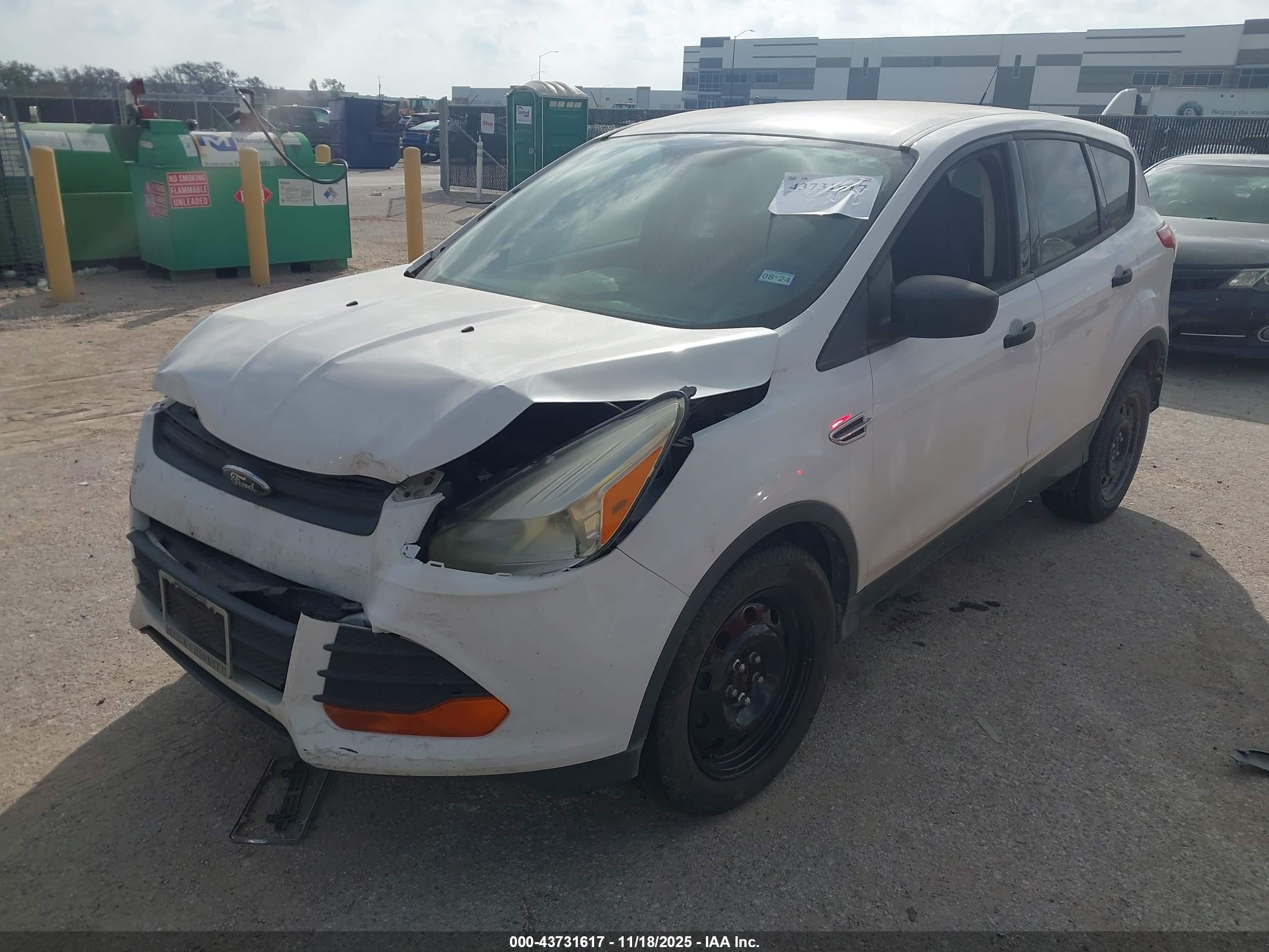 FORD ESCAPE image 2