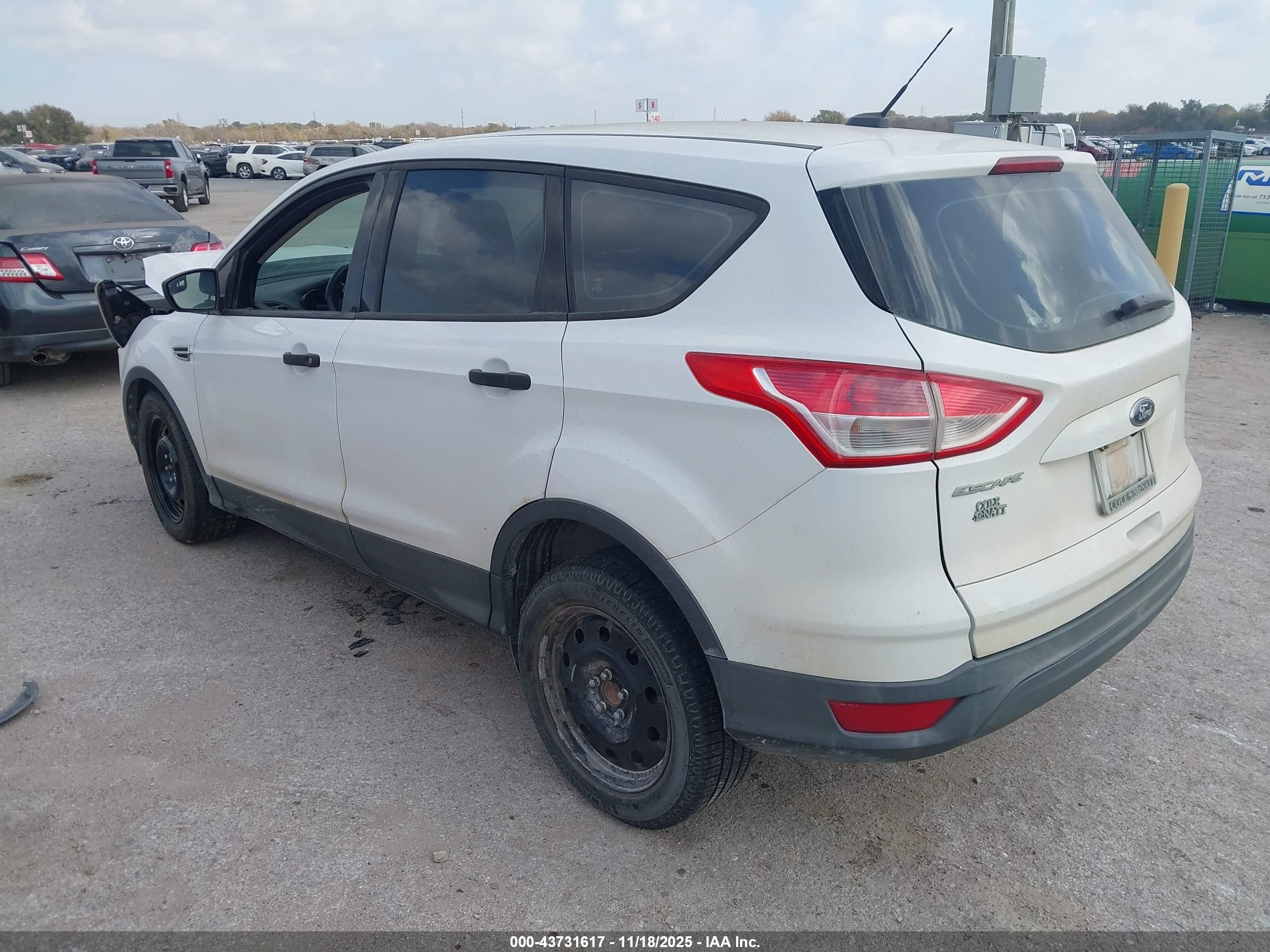 FORD ESCAPE image 3