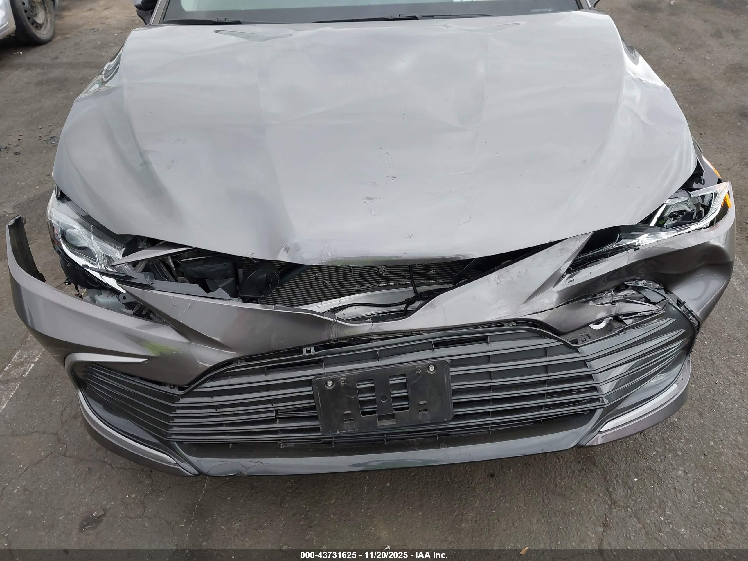 TOYOTA CAMRY image 6