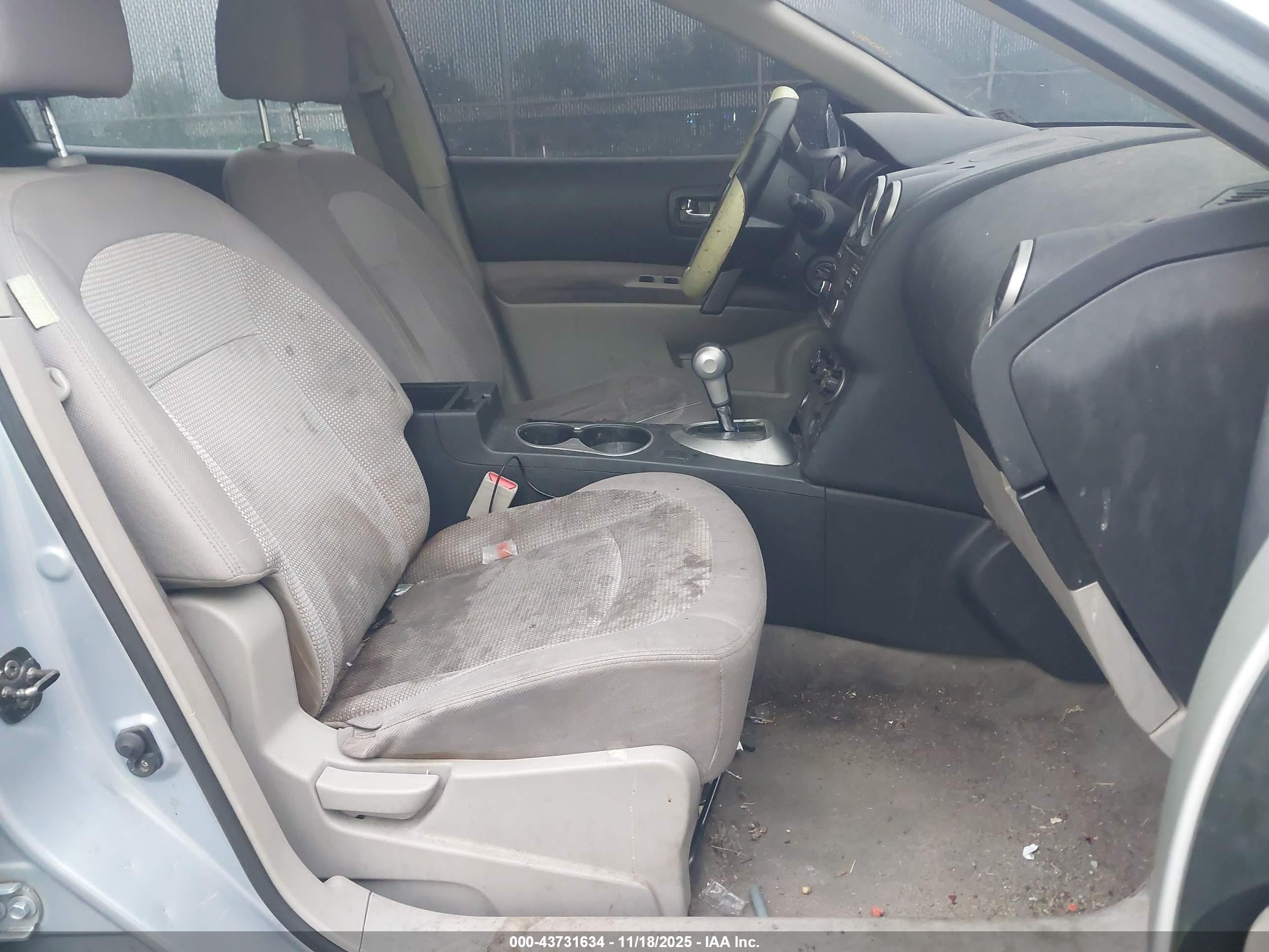NISSAN ROGUE image 5