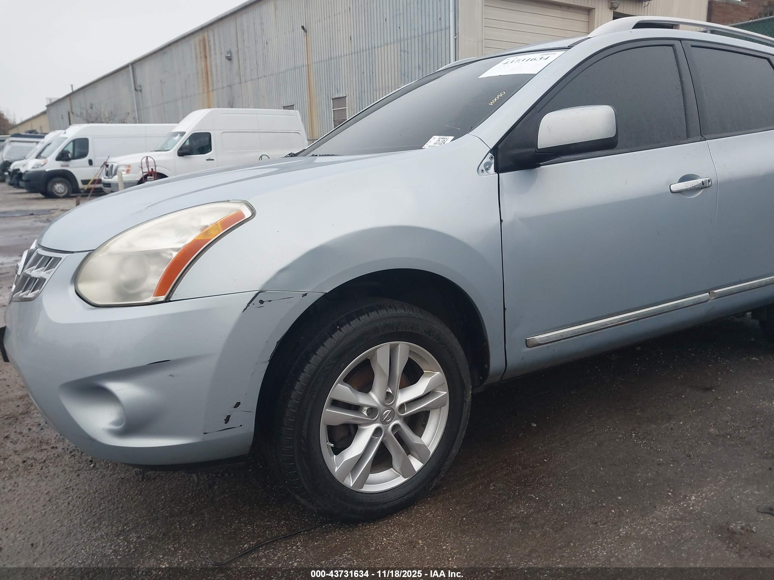 NISSAN ROGUE image 6