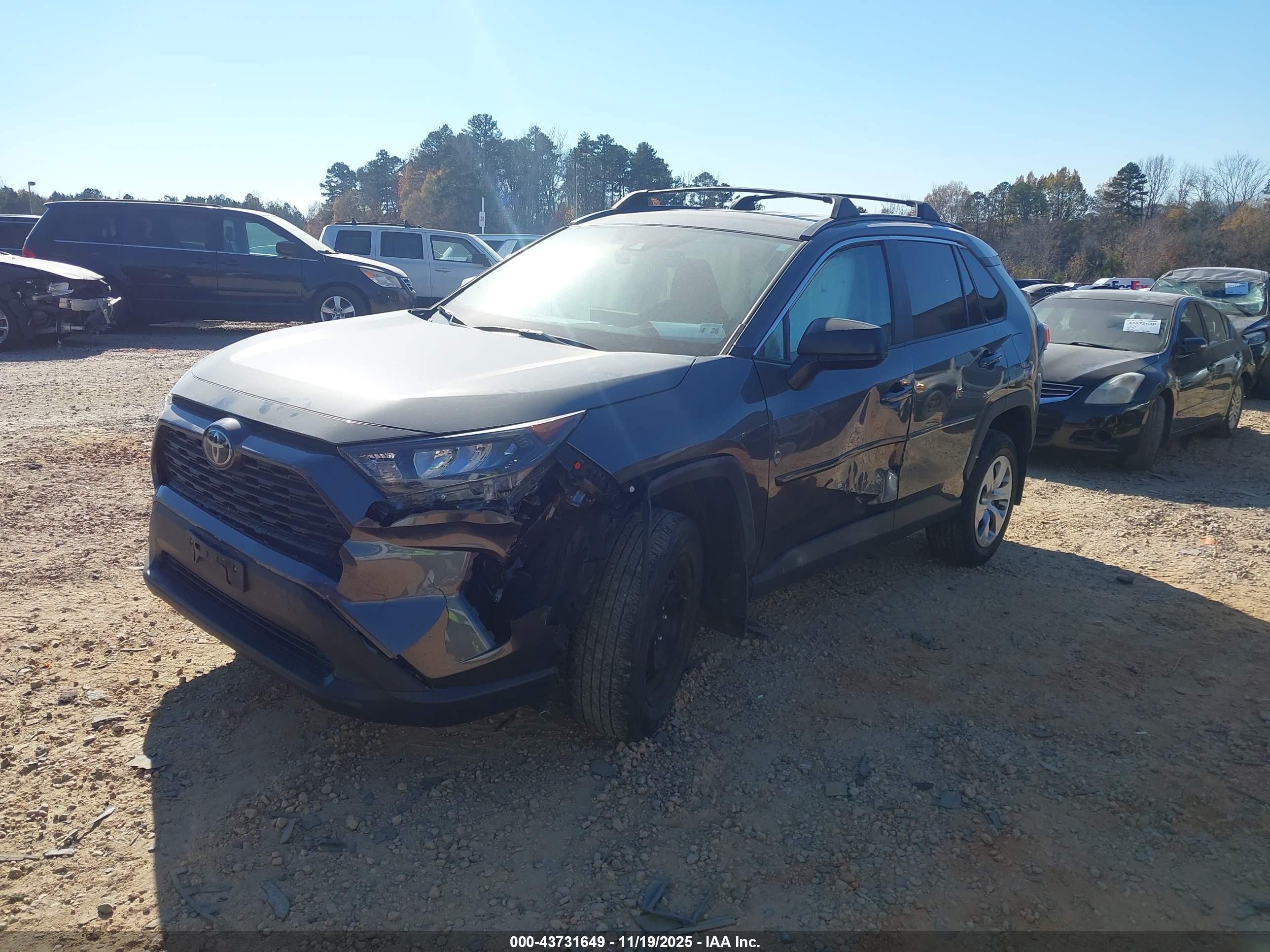 TOYOTA RAV4 image 2