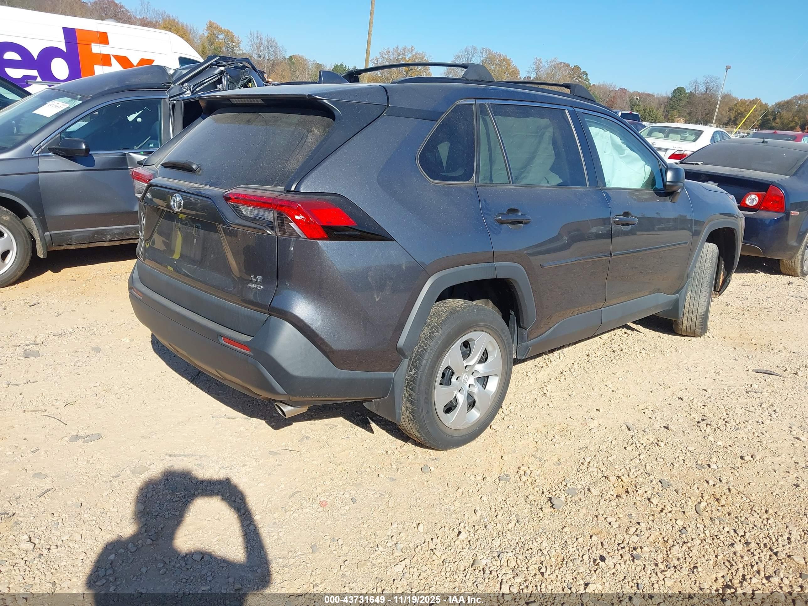 TOYOTA RAV4 image 4
