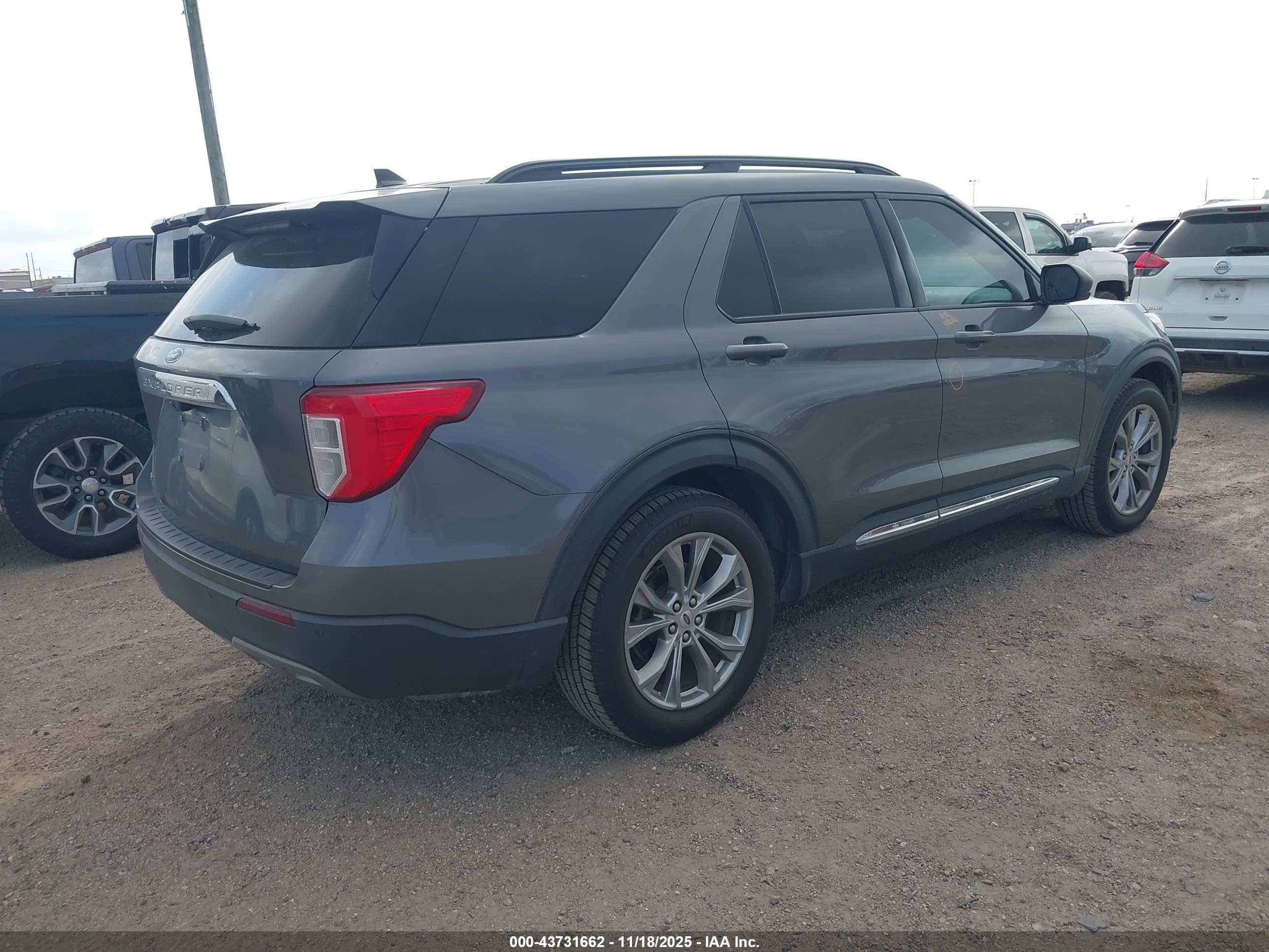 FORD EXPLORER image 4