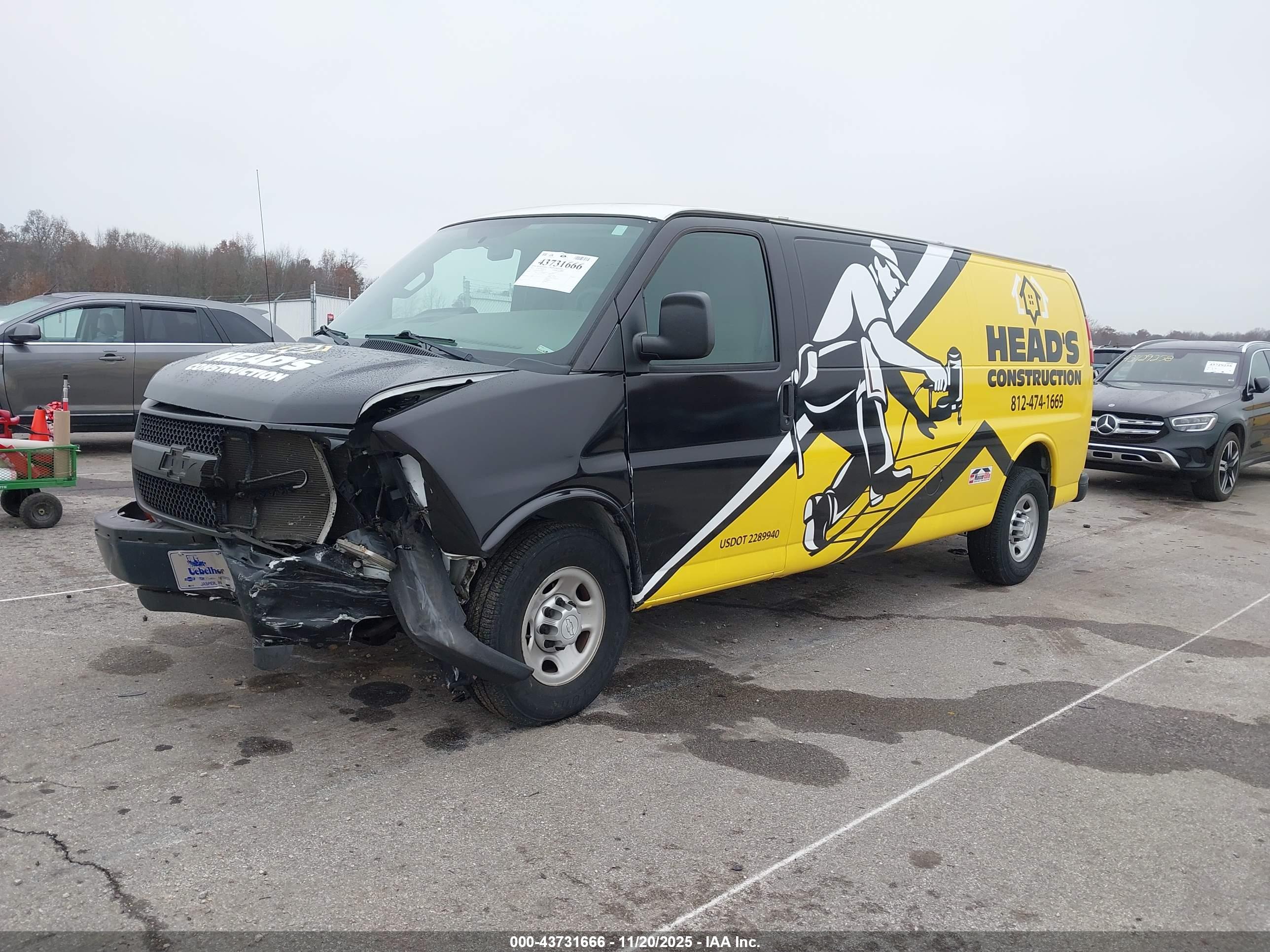 CHEVROLET EXPRESS image 2
