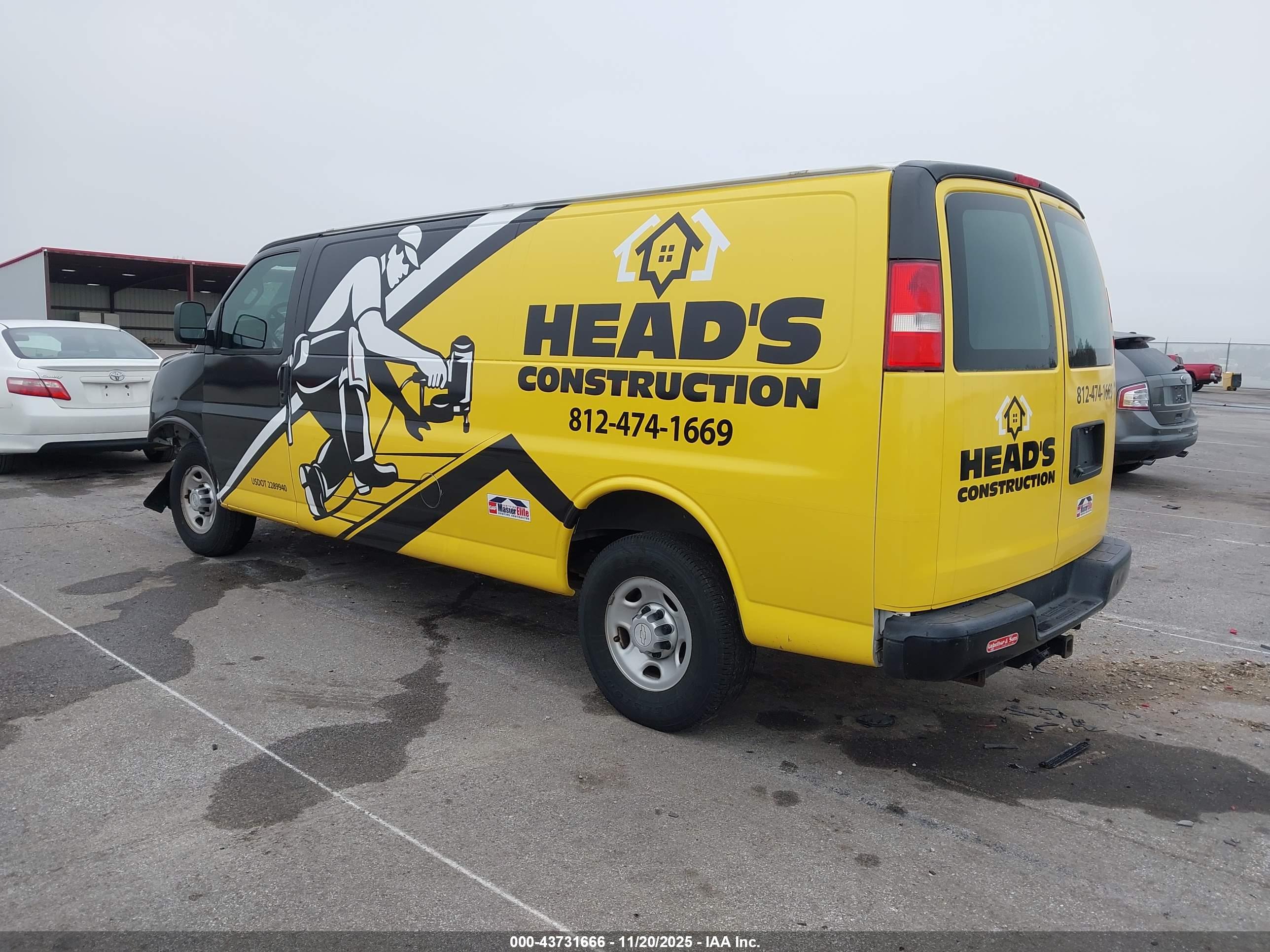CHEVROLET EXPRESS image 3