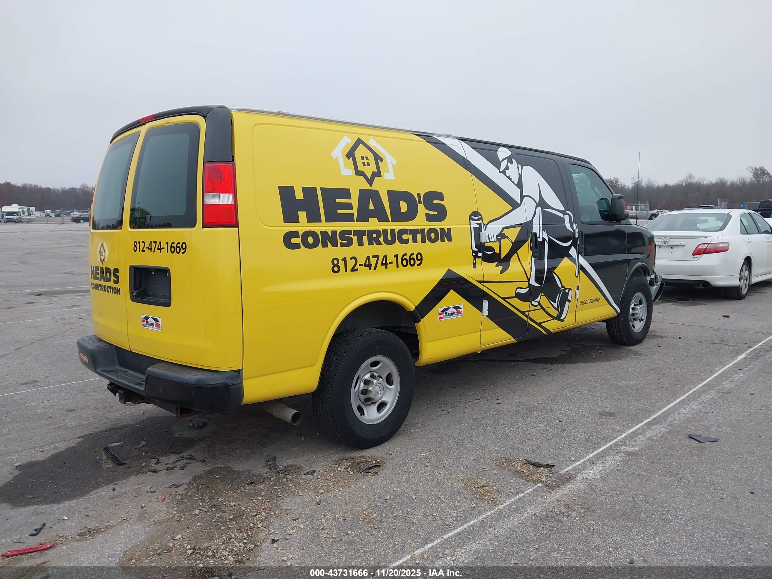 CHEVROLET EXPRESS image 4