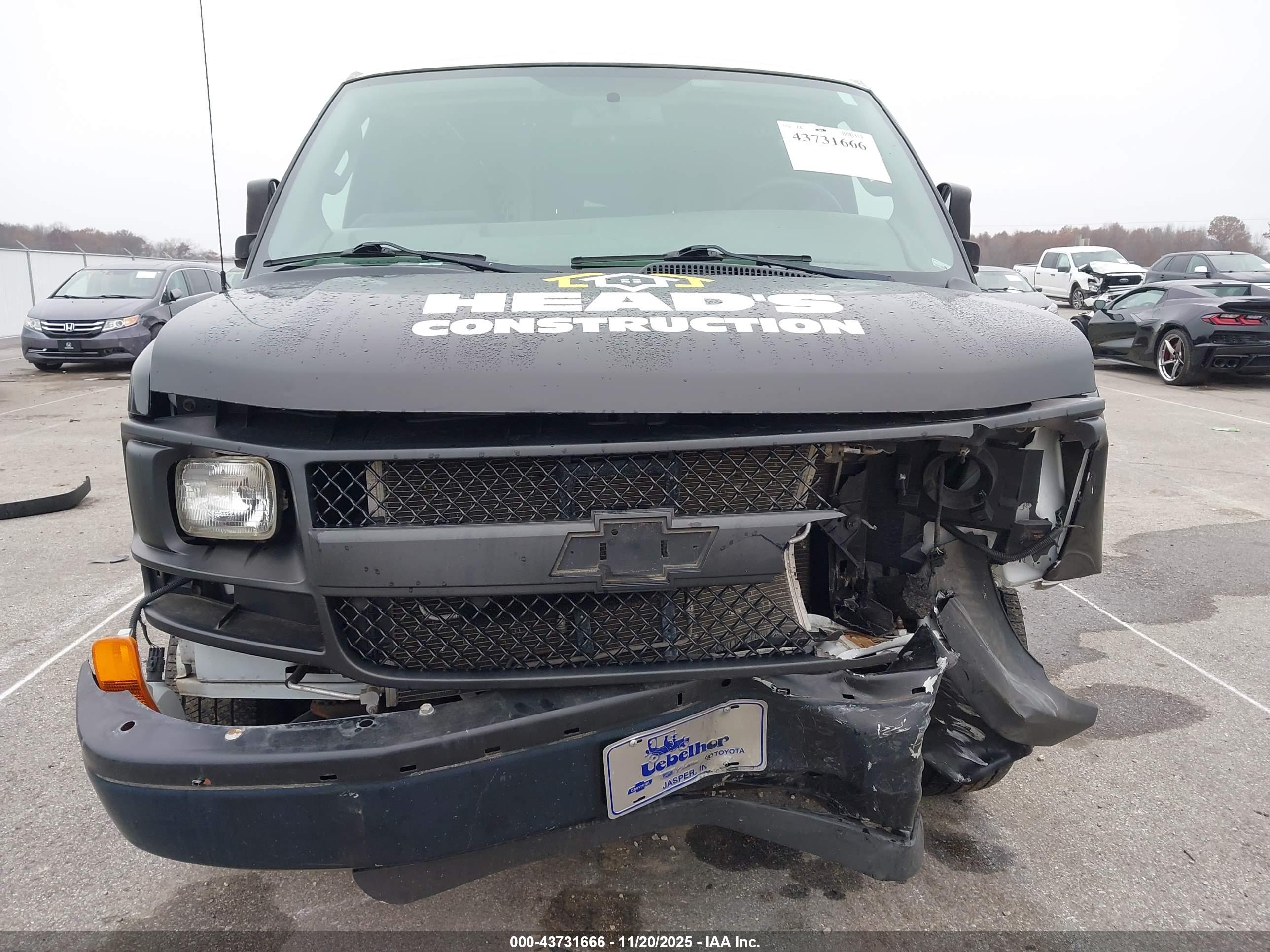 CHEVROLET EXPRESS image 6