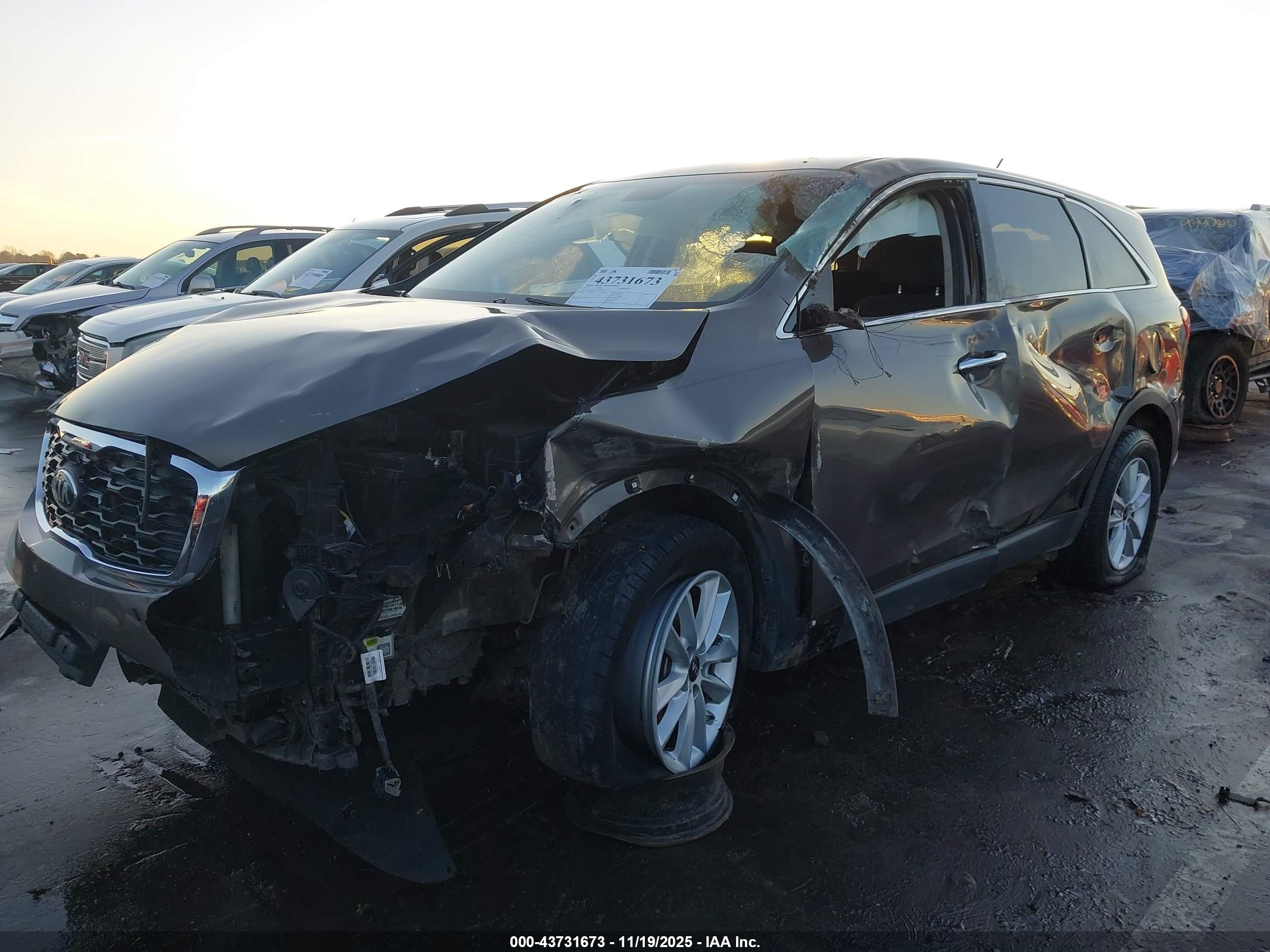 KIA SORENTO image 6