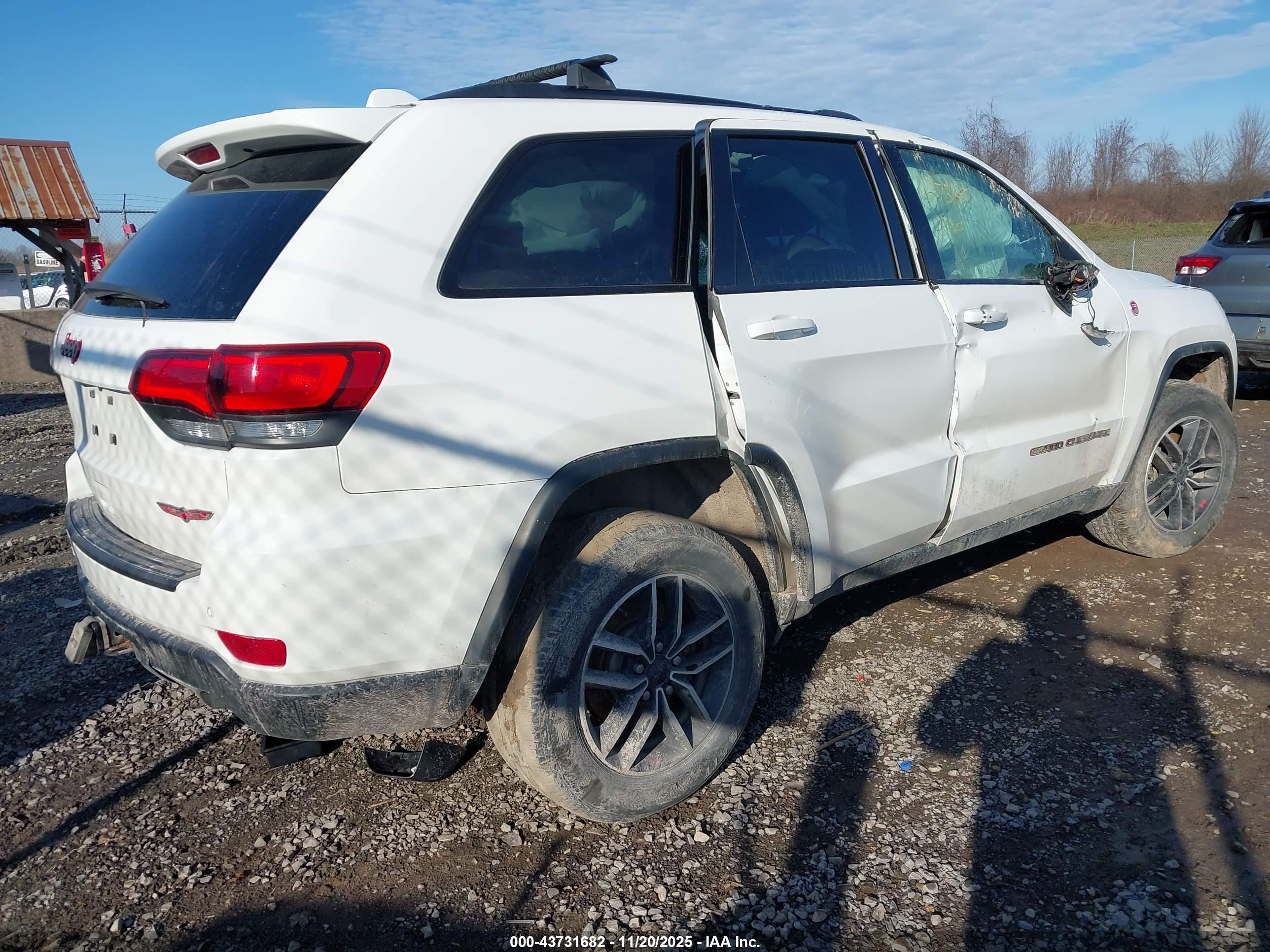 JEEP GRAND image 4