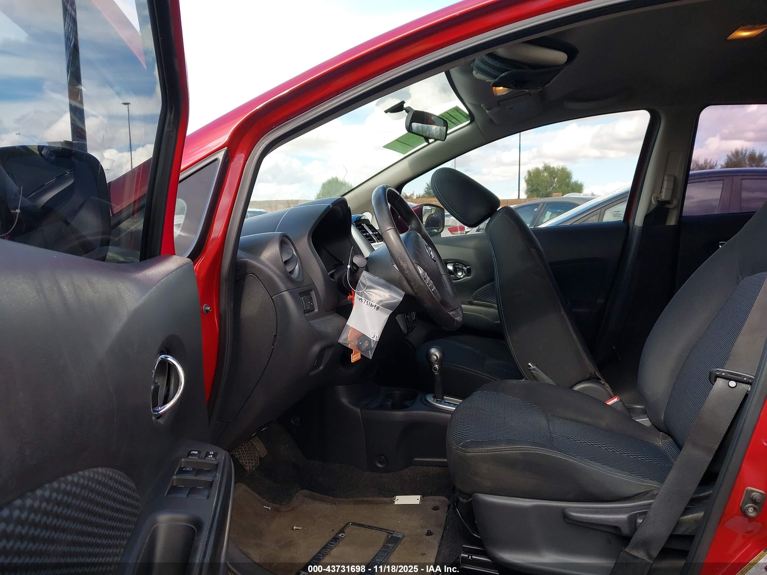 NISSAN VERSA image 5