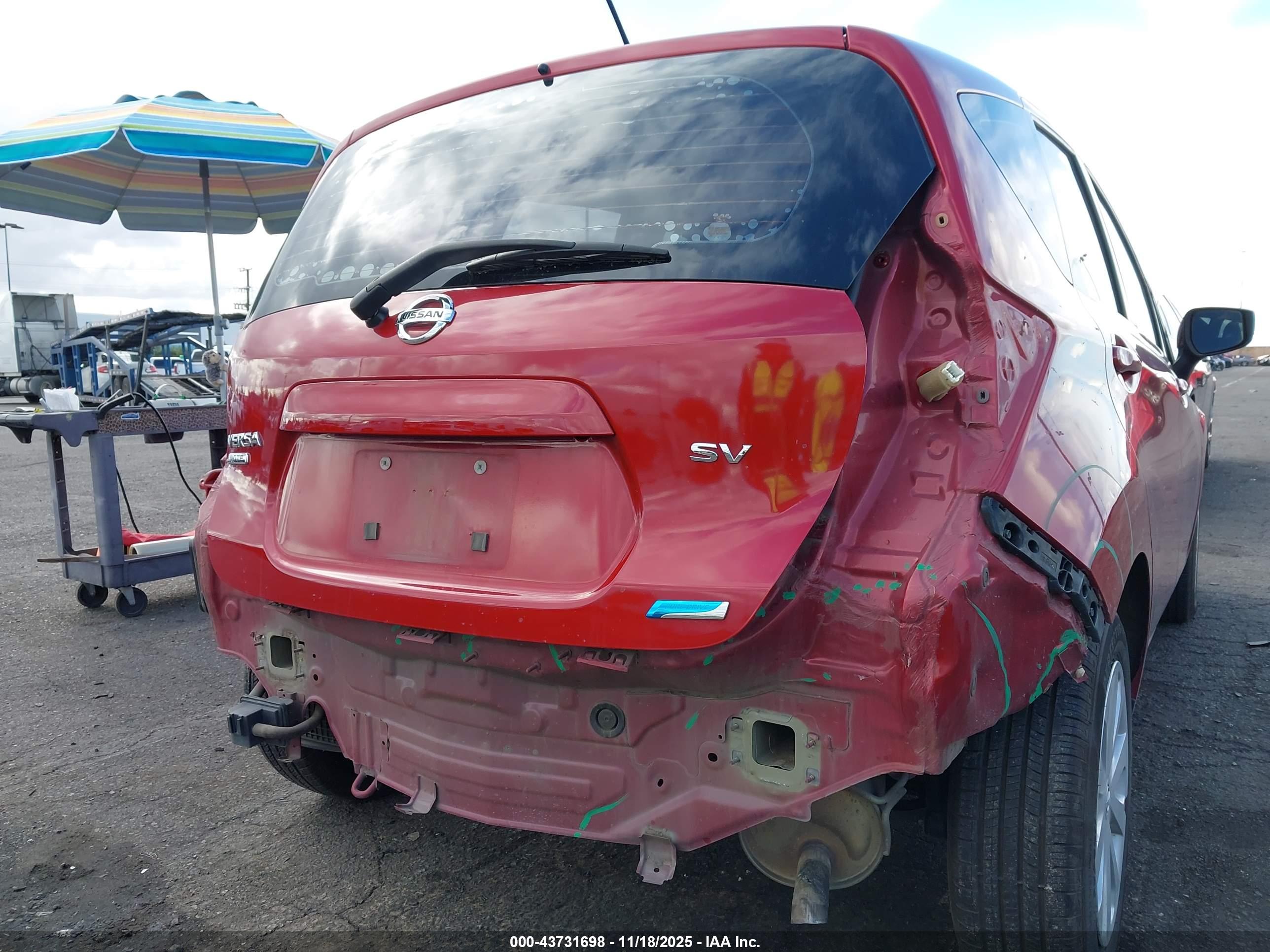 NISSAN VERSA image 6