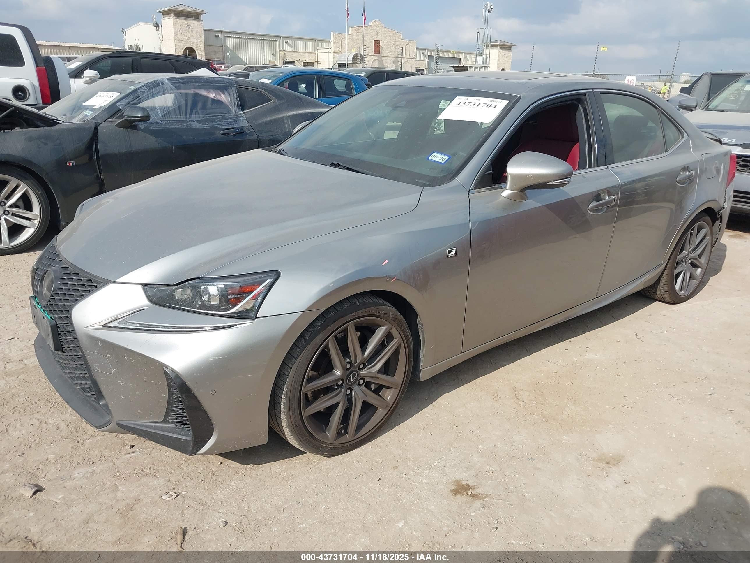 LEXUS IS image 2