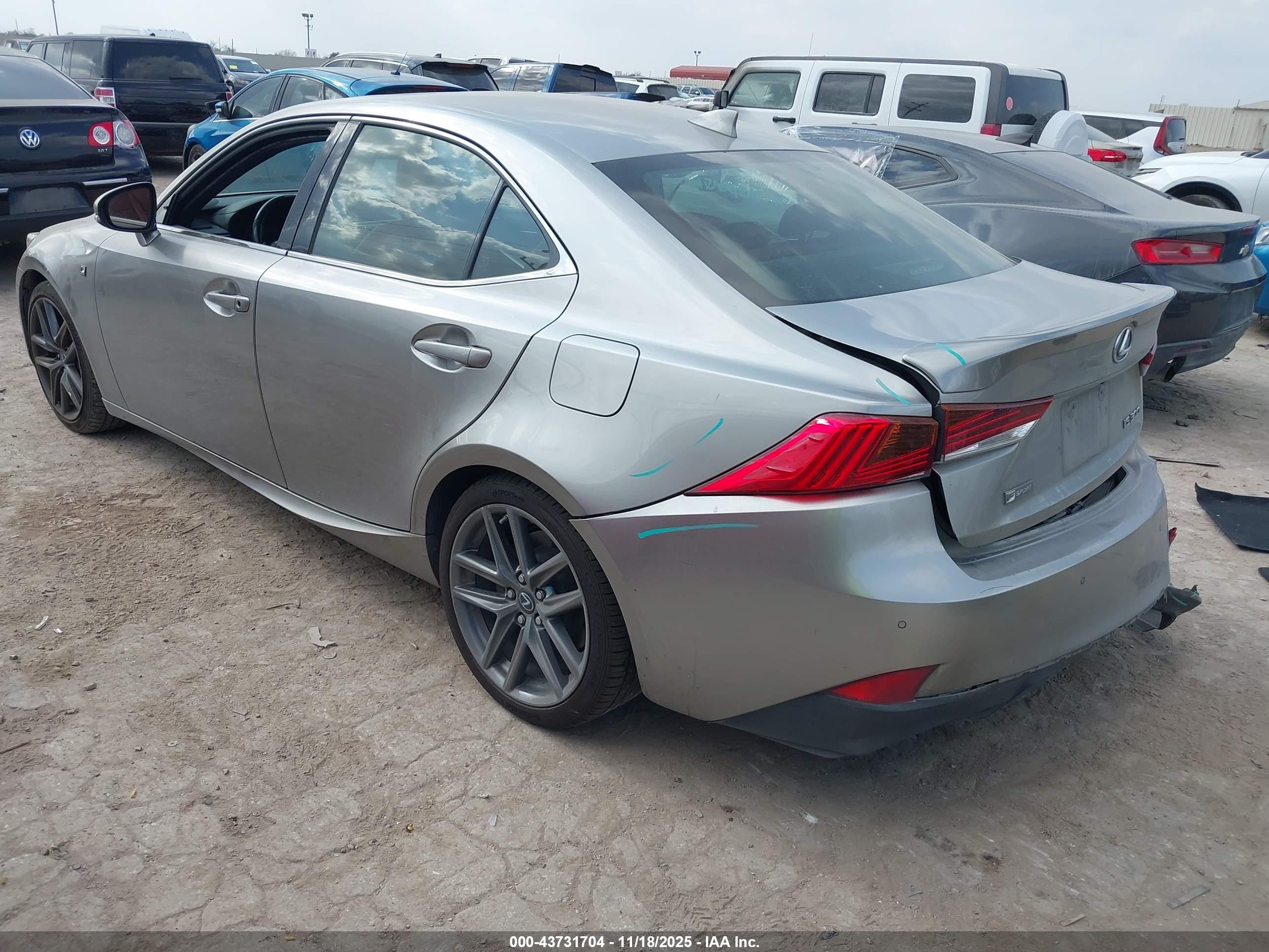 LEXUS IS image 3