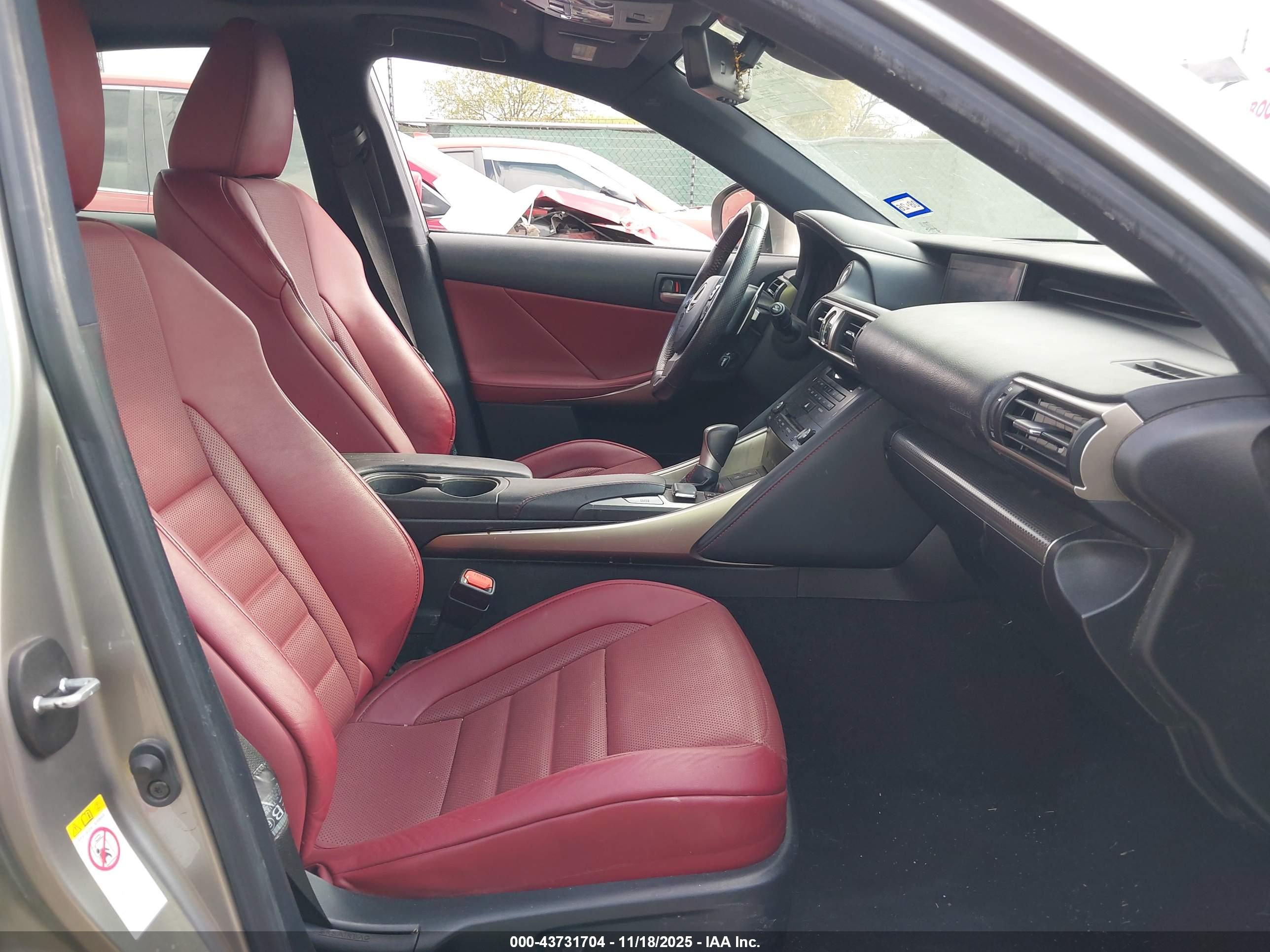 LEXUS IS image 5