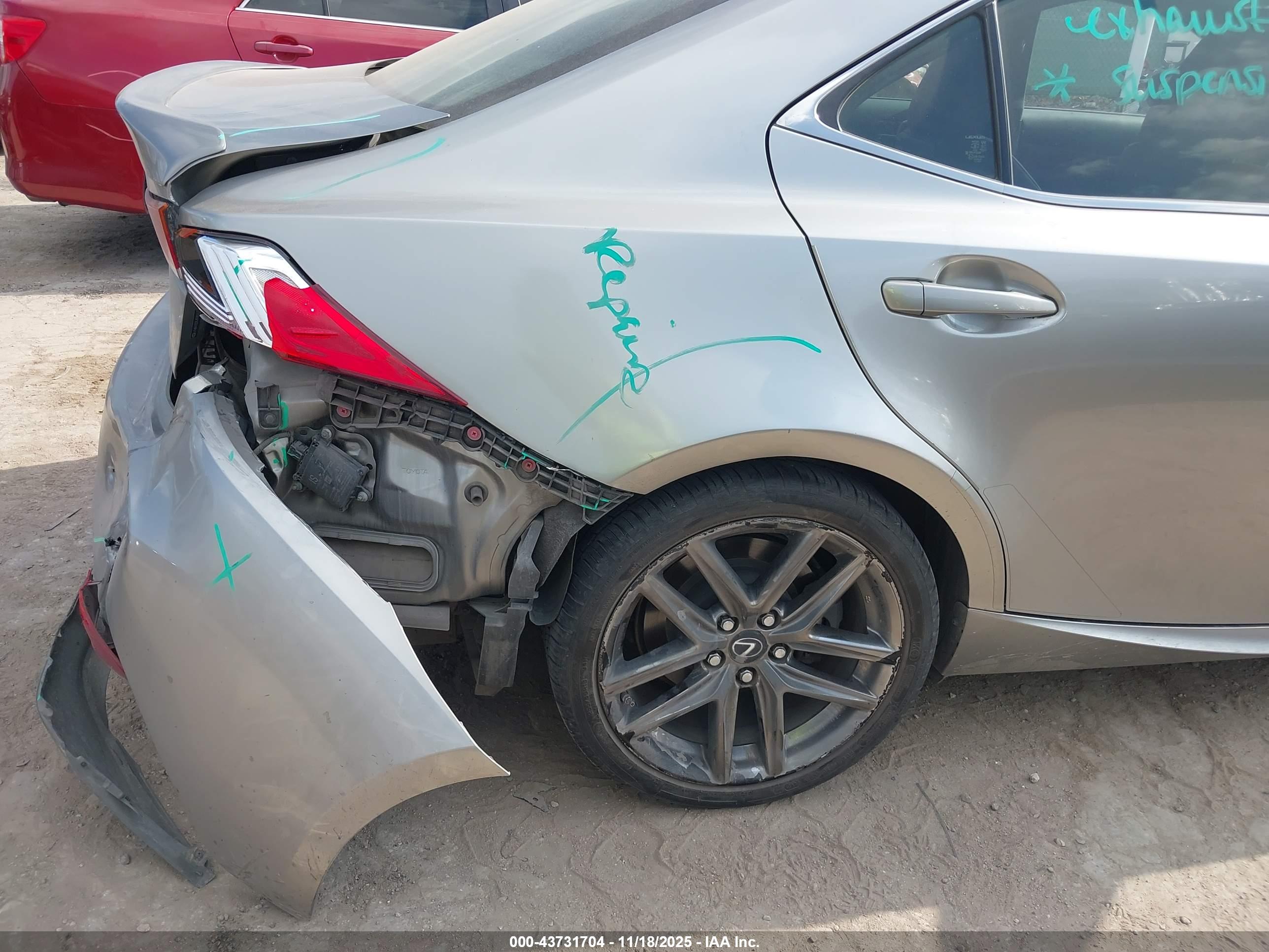 LEXUS IS image 6