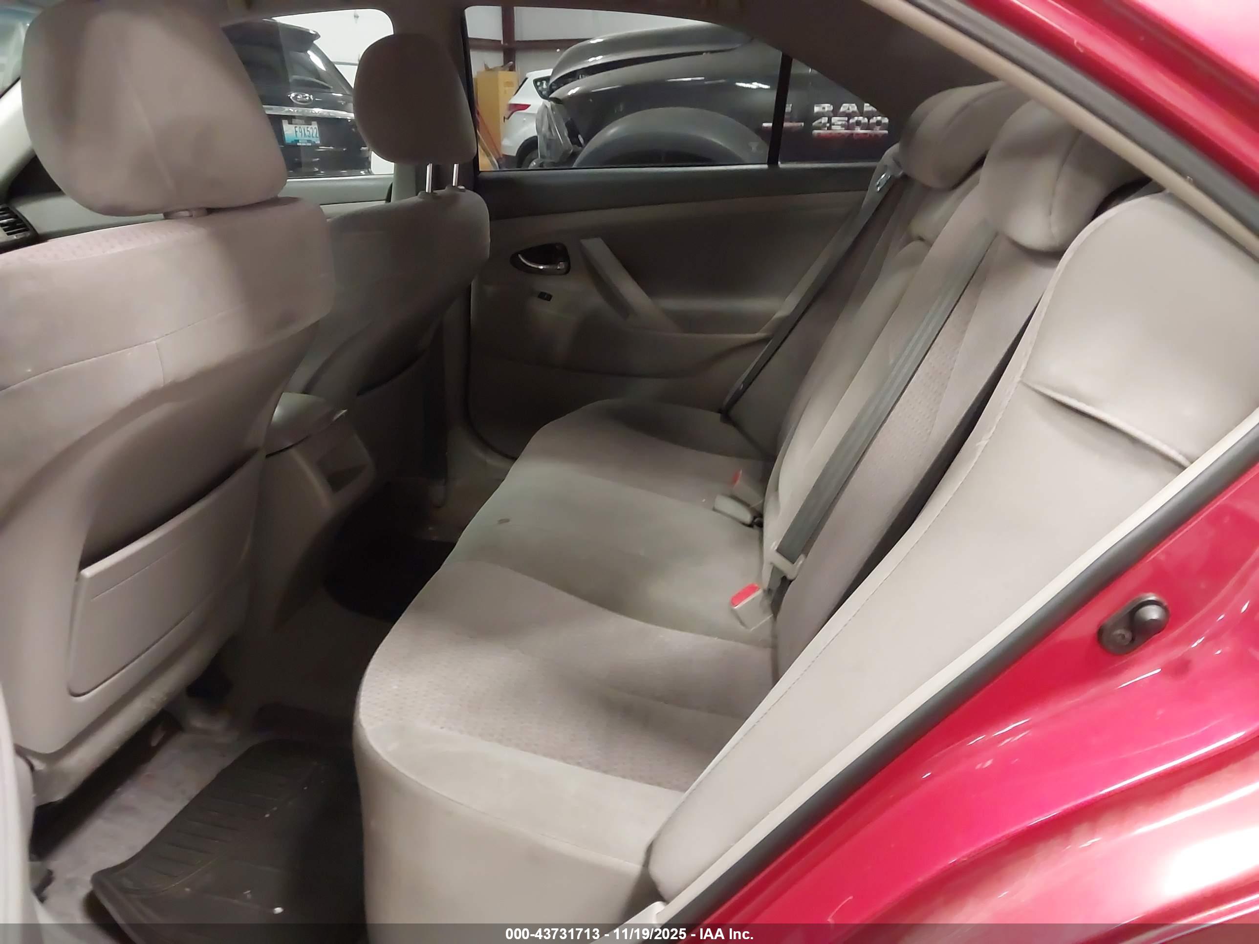 TOYOTA CAMRY image 8