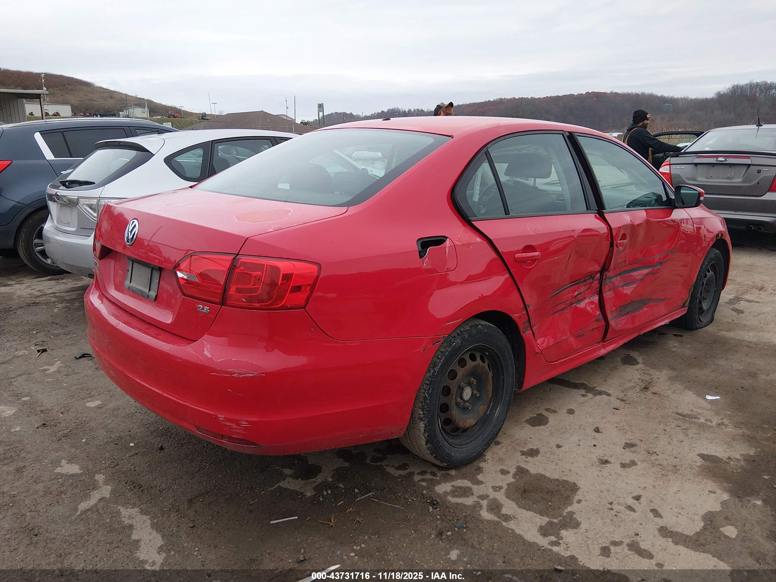 VOLKSWAGEN JETTA image 4