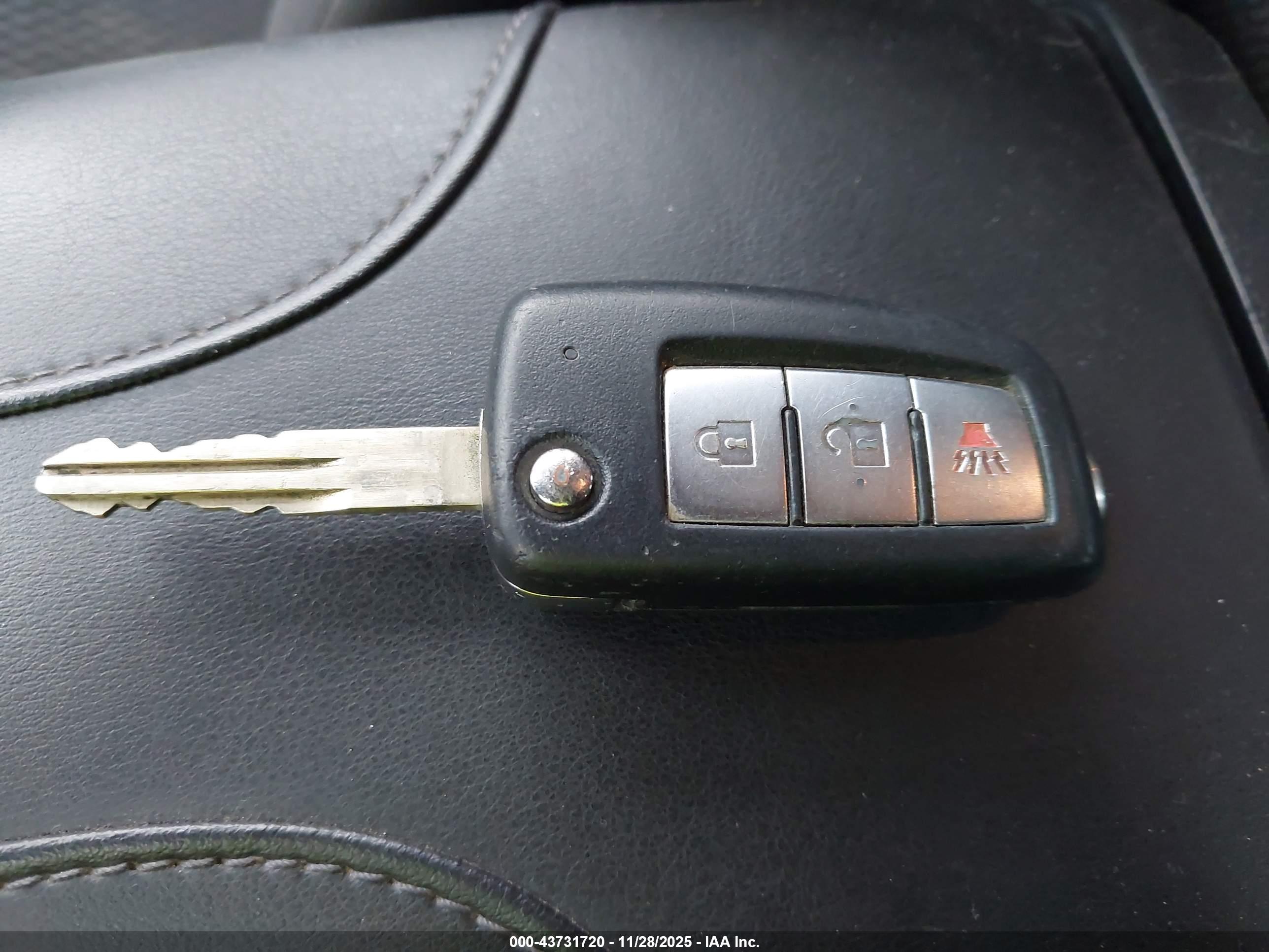 NISSAN ROGUE image 11