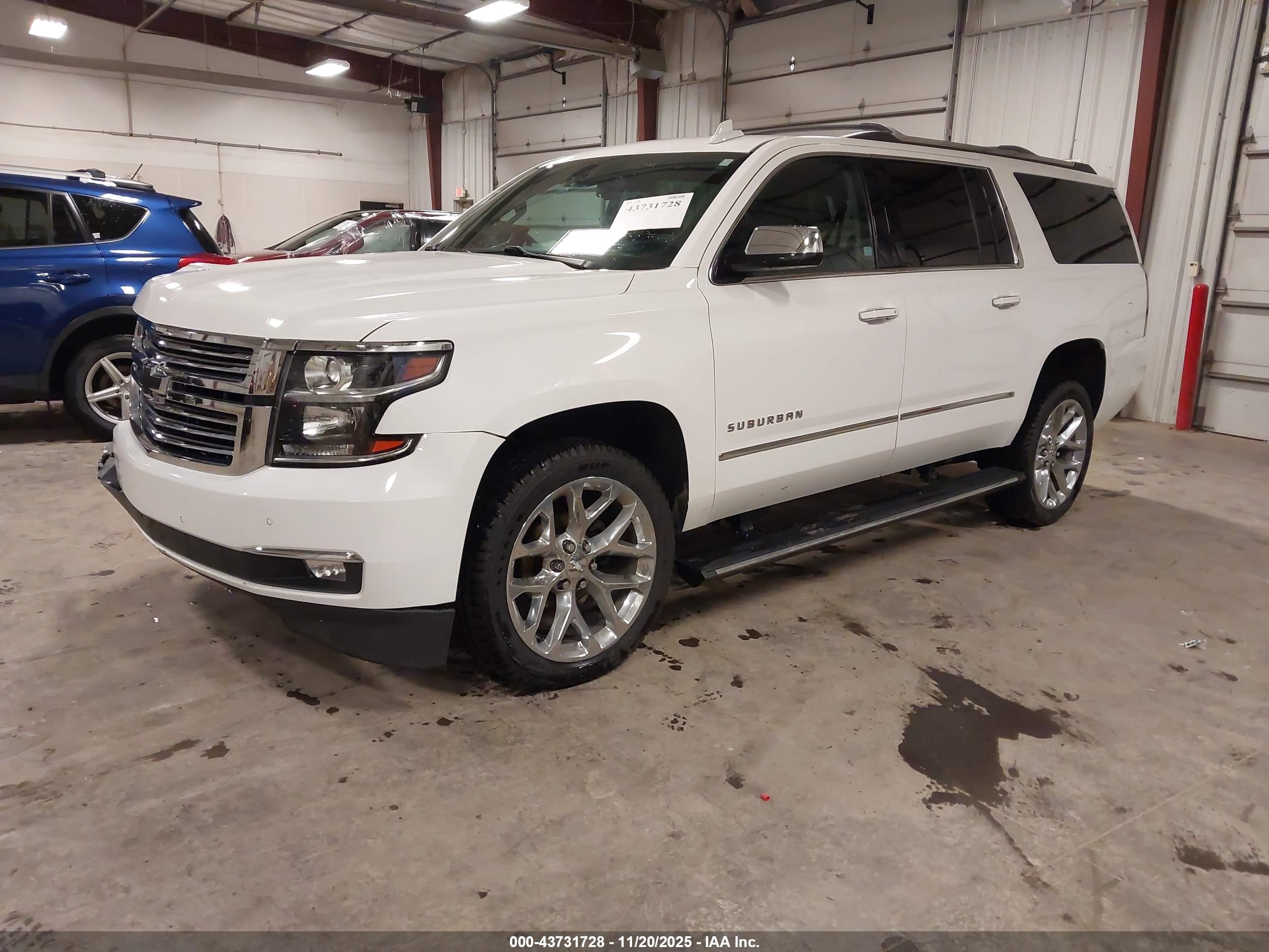 CHEVROLET SUBURBAN image 2