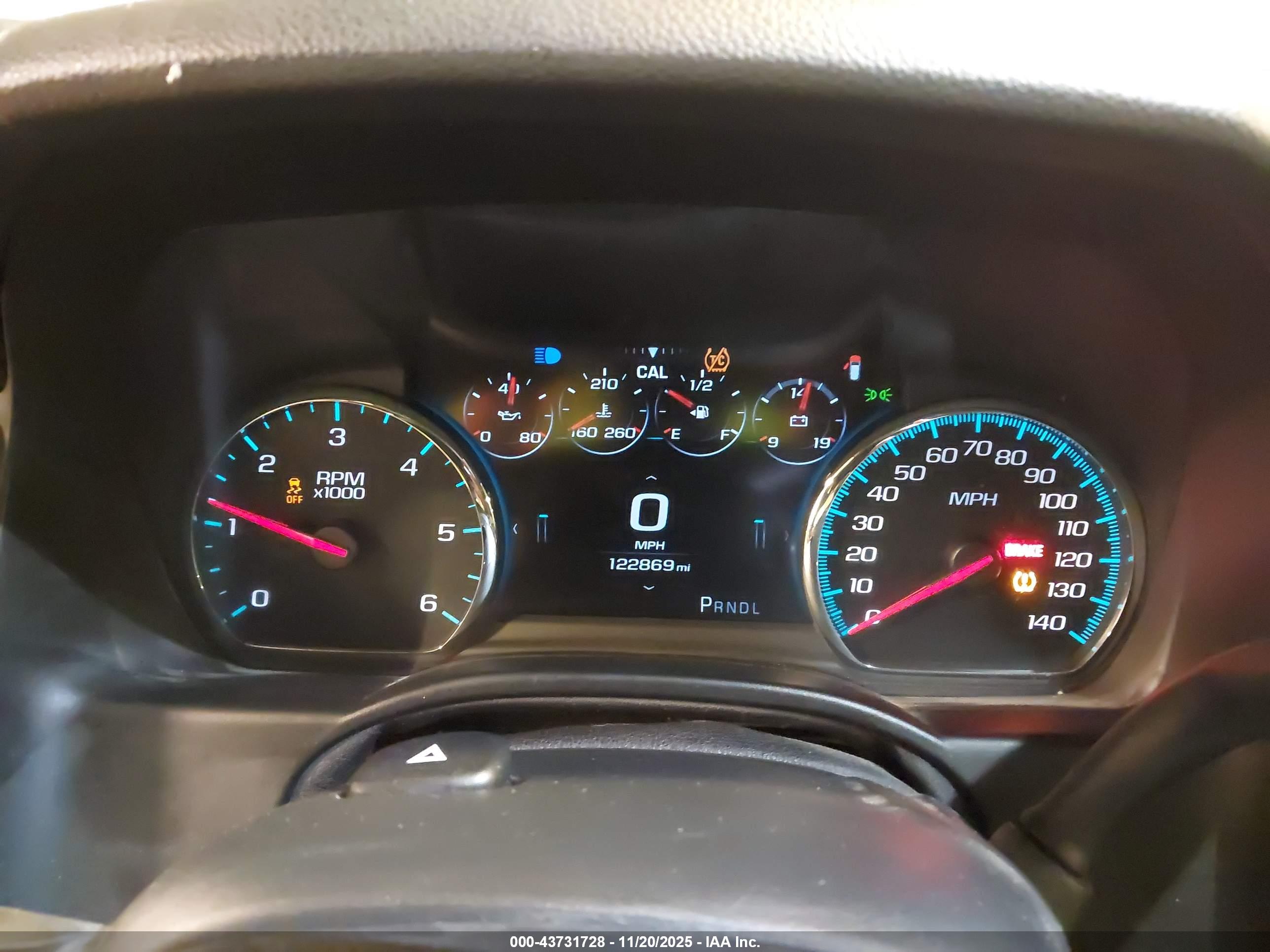 CHEVROLET SUBURBAN image 7