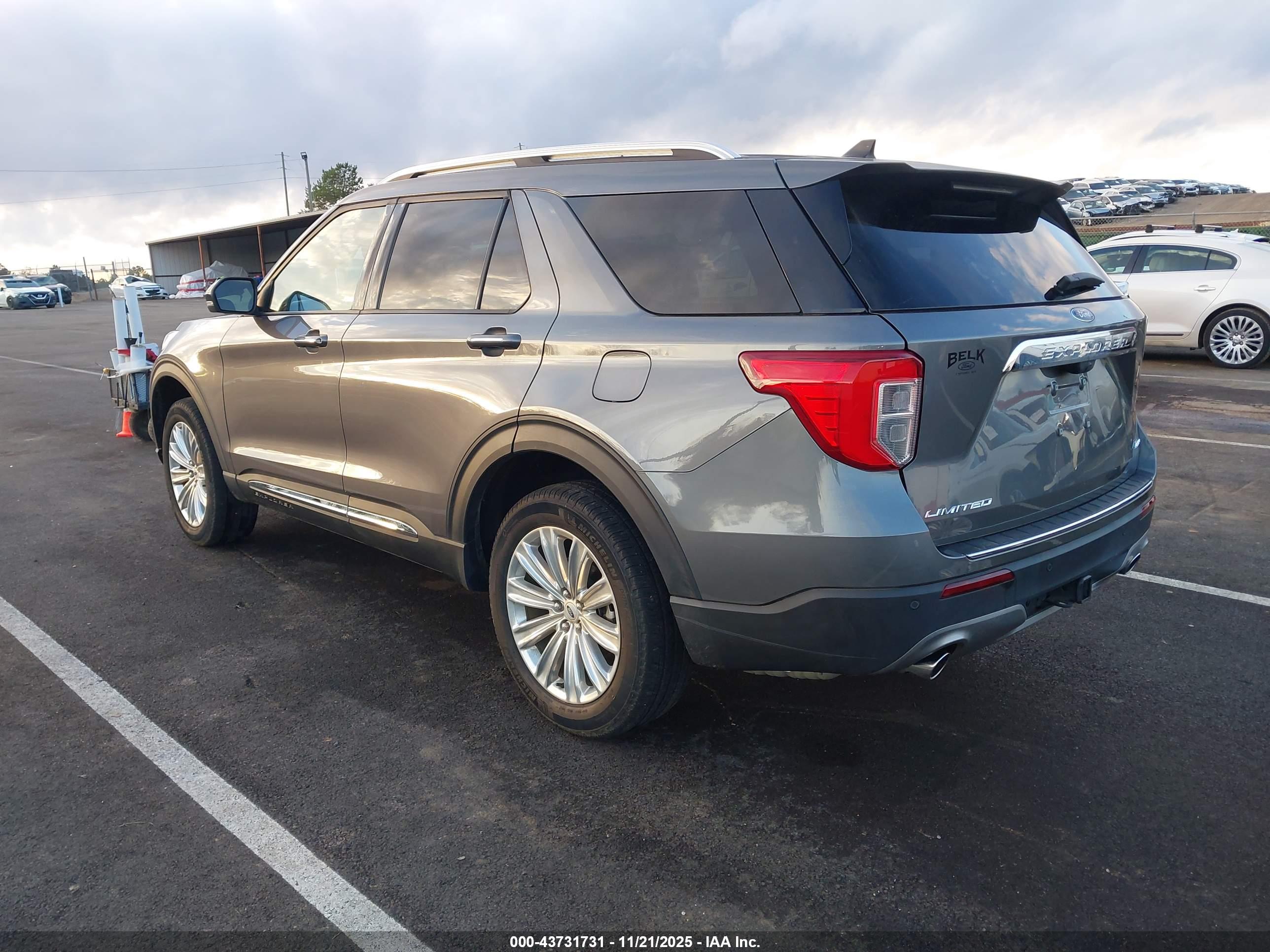FORD EXPLORER image 3