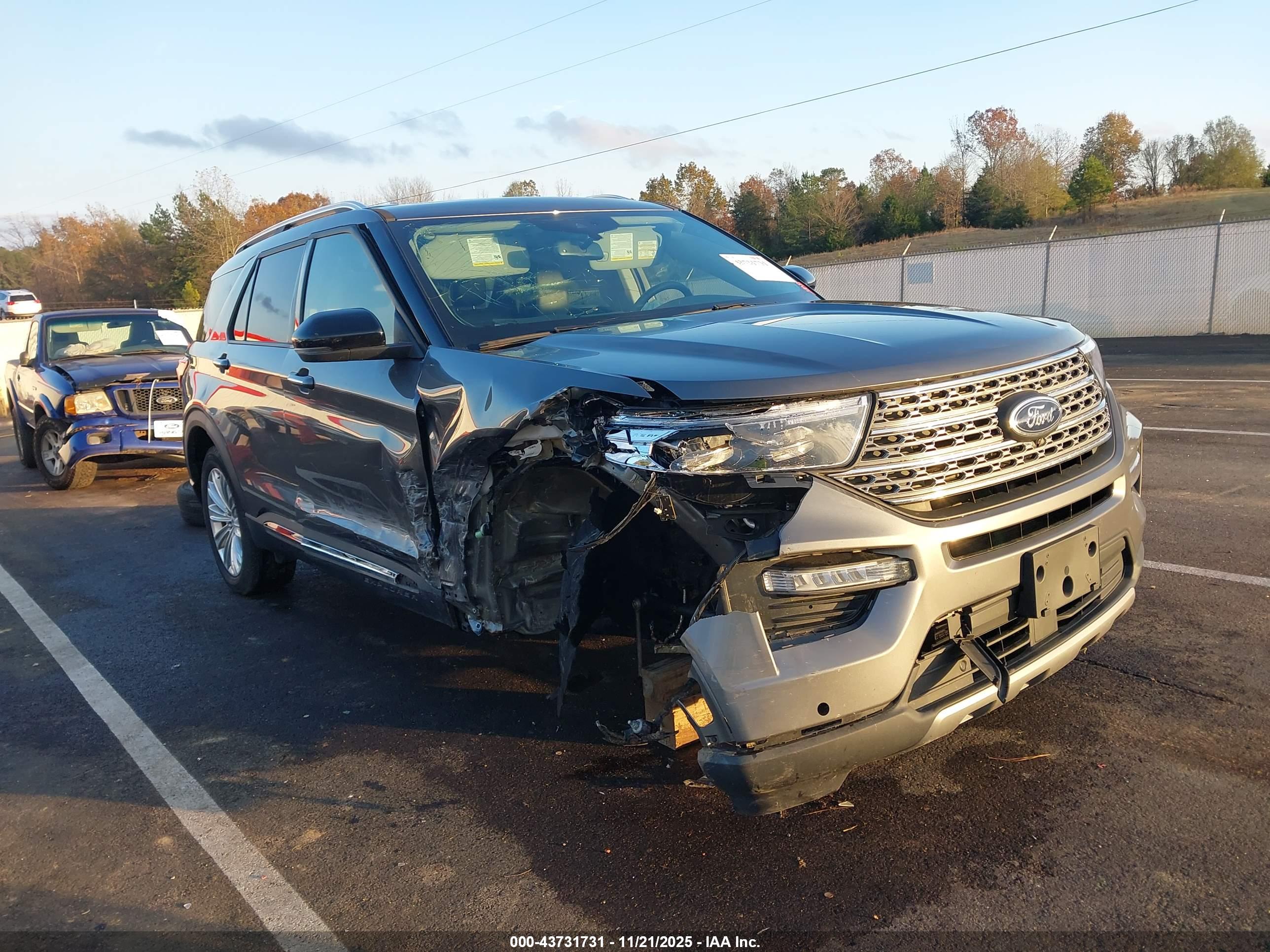 FORD EXPLORER image 6