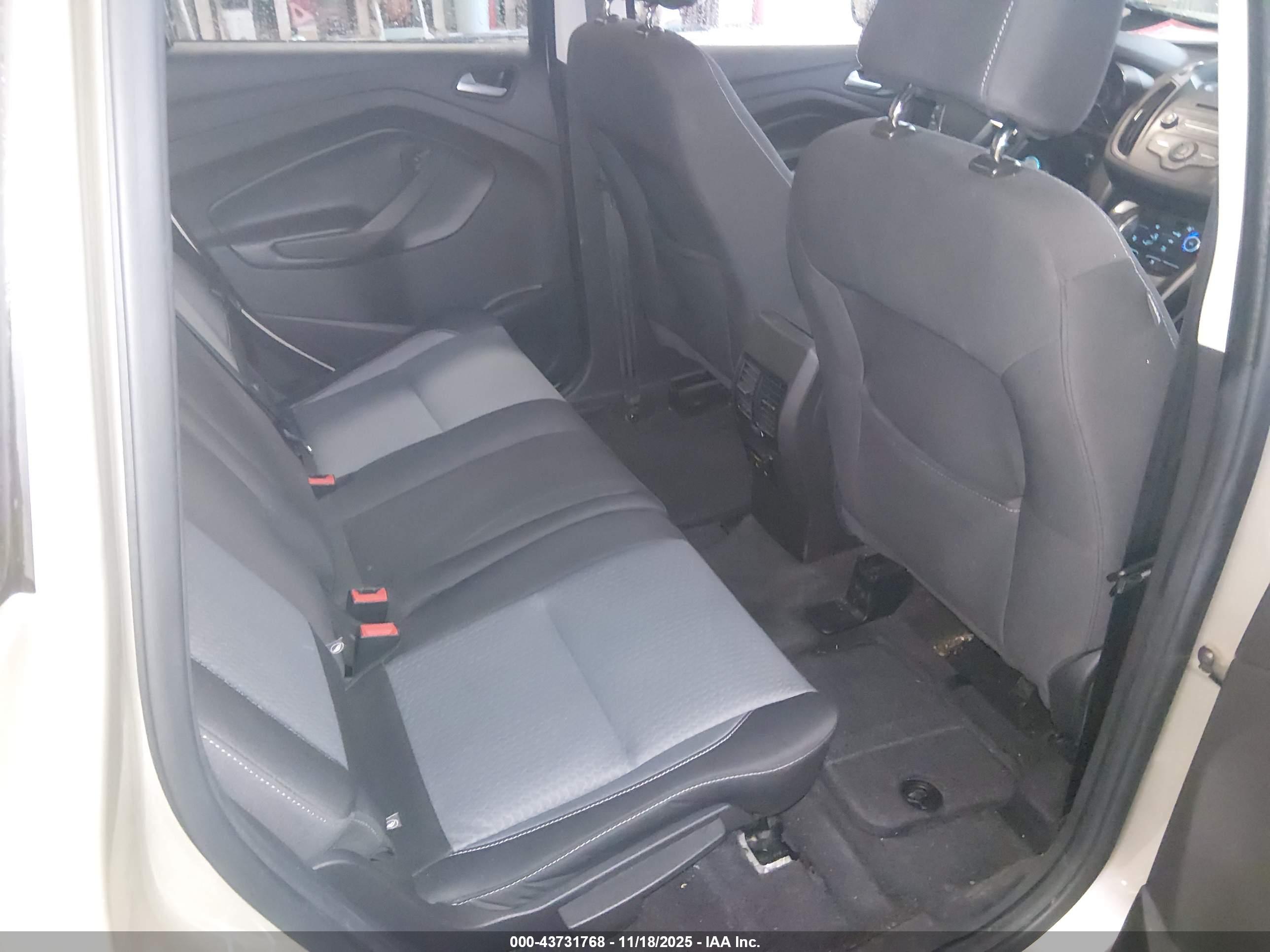 FORD C-MAX image 8