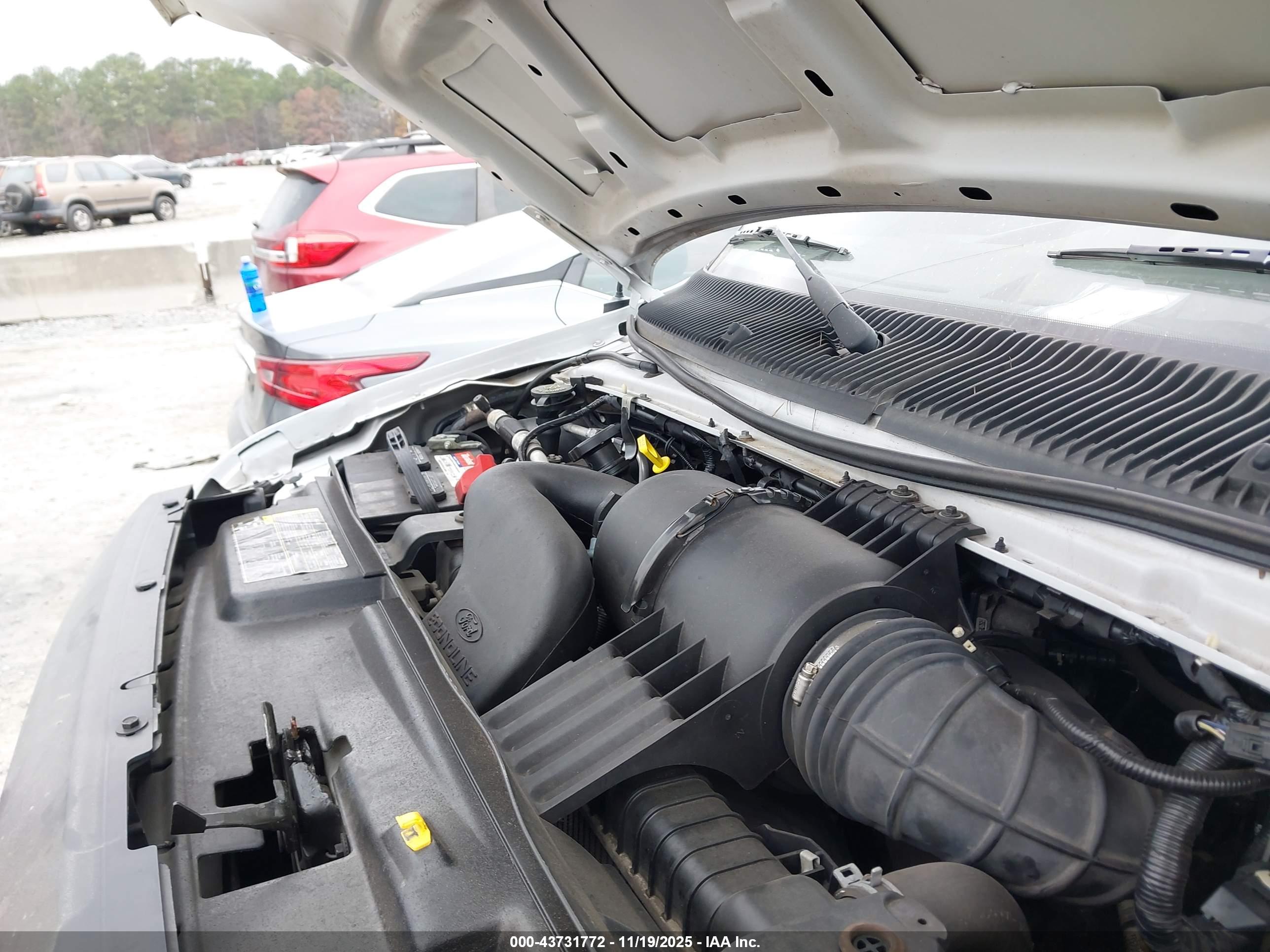 FORD E-150 image 10
