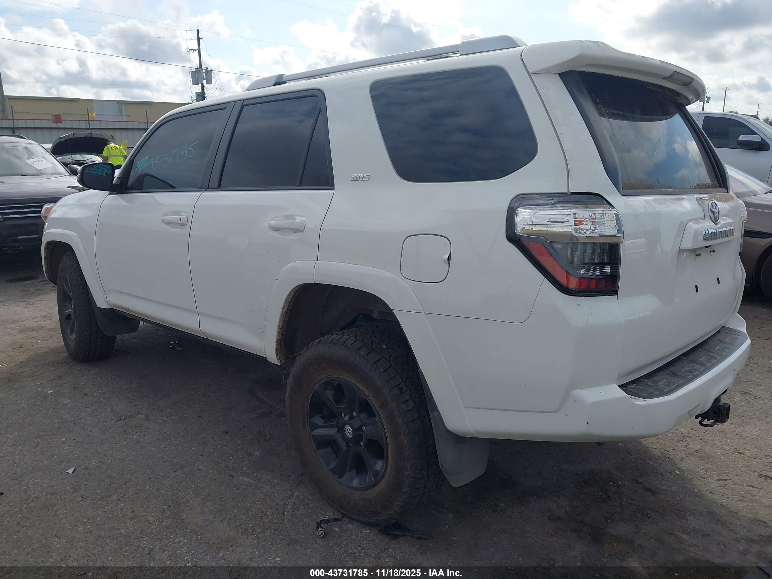 TOYOTA 4RUNNER image 3