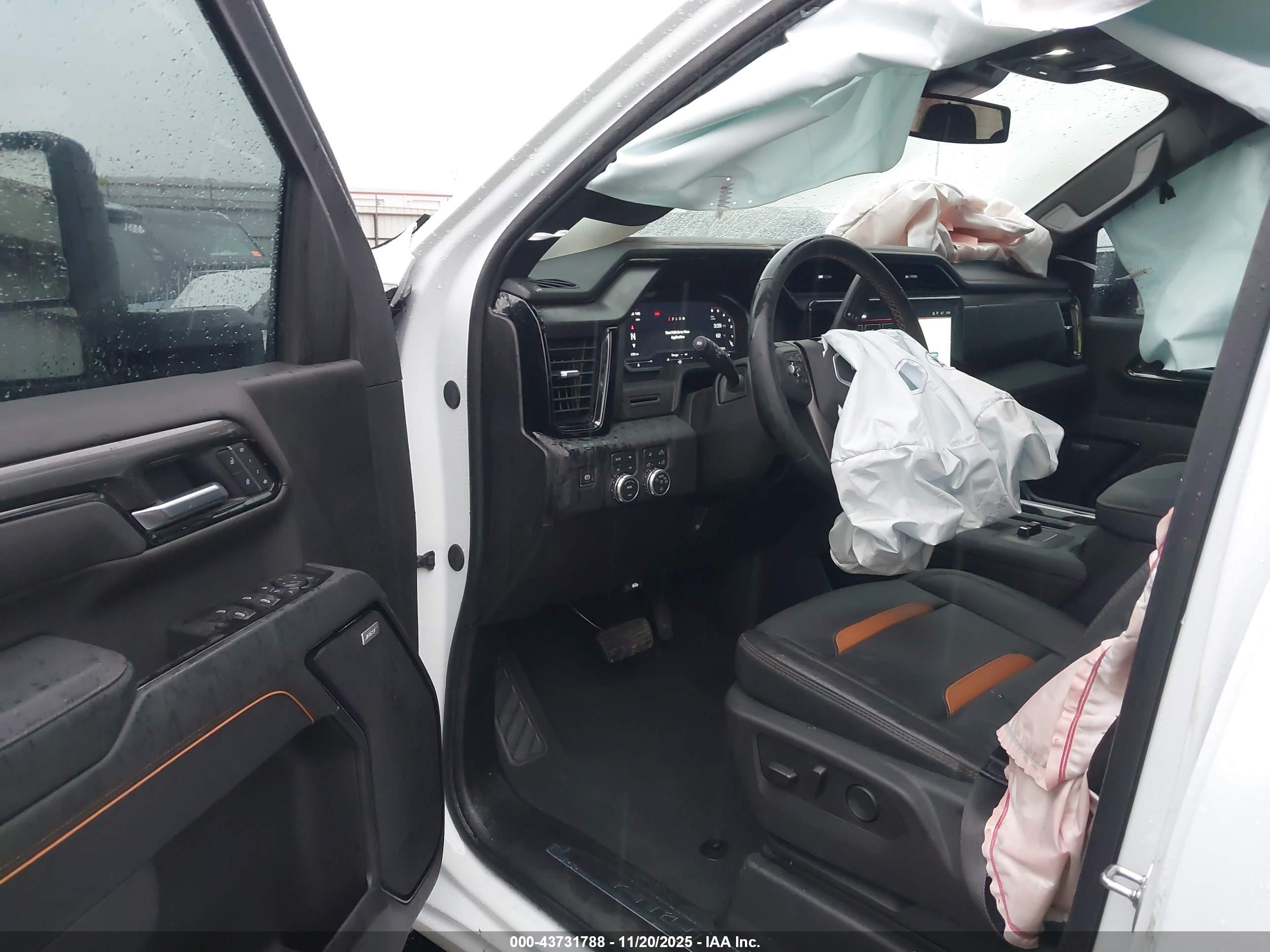 GMC SIERRA image 7