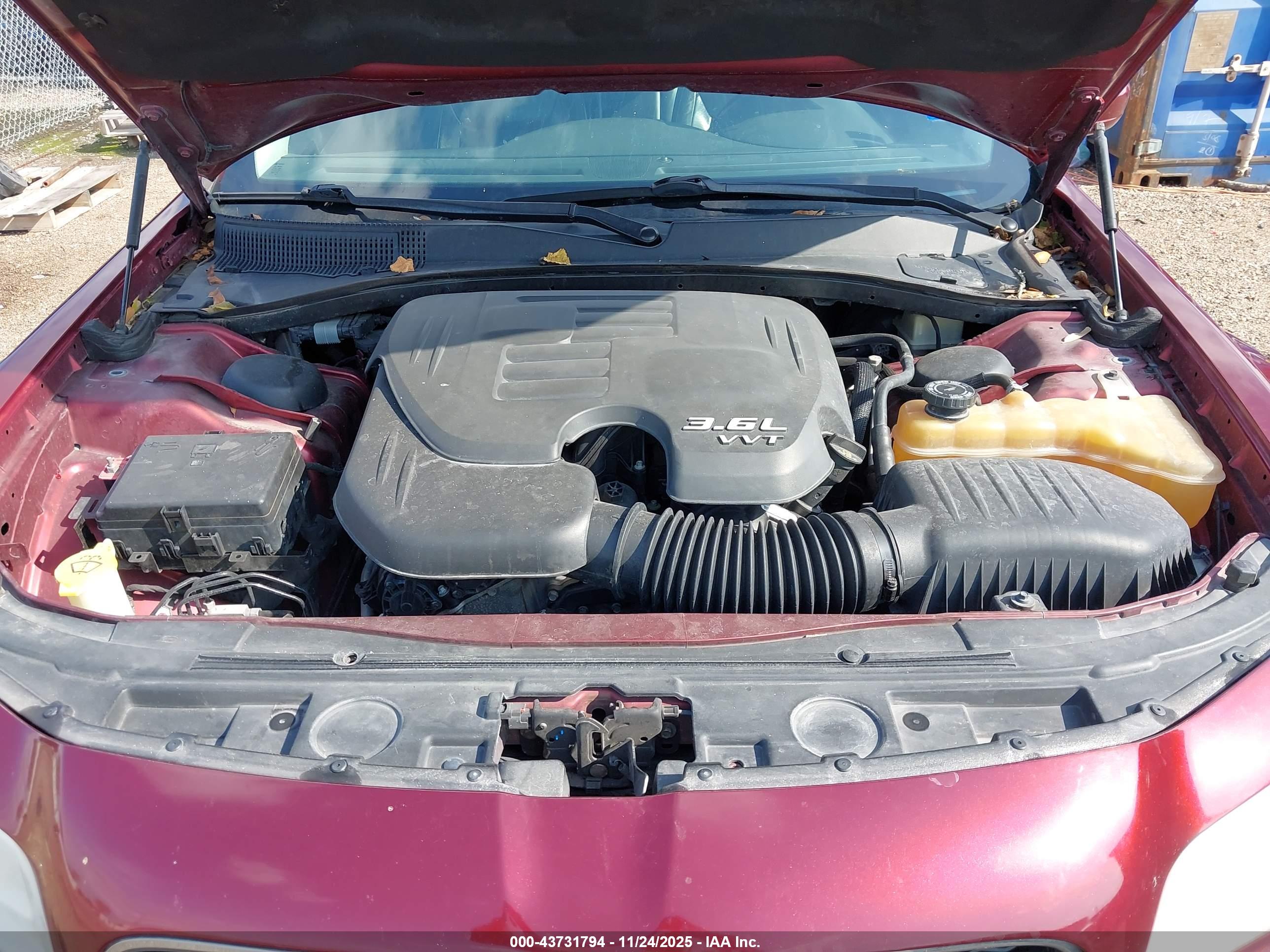 CHRYSLER 300 image 10