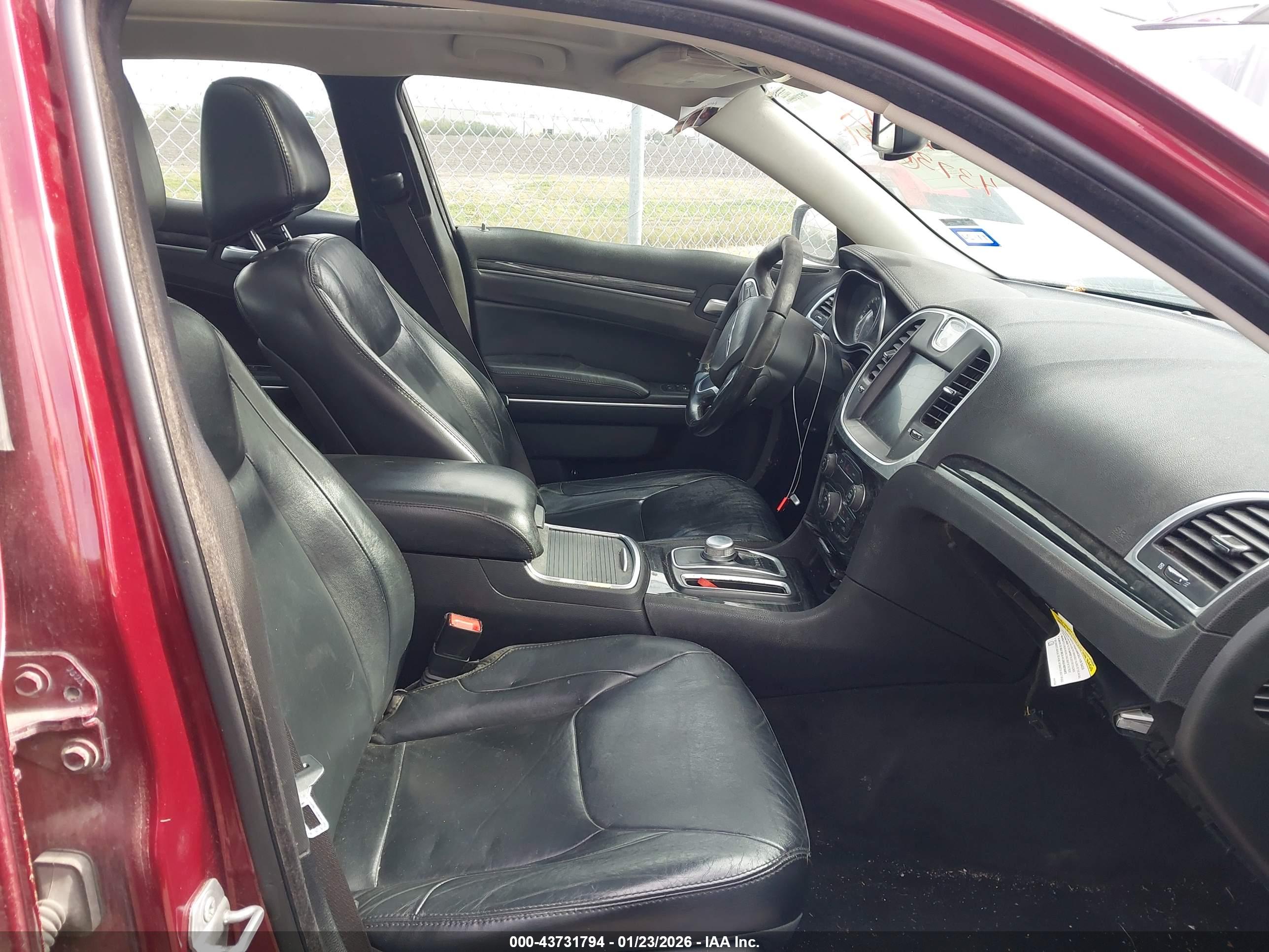 CHRYSLER 300 image 5