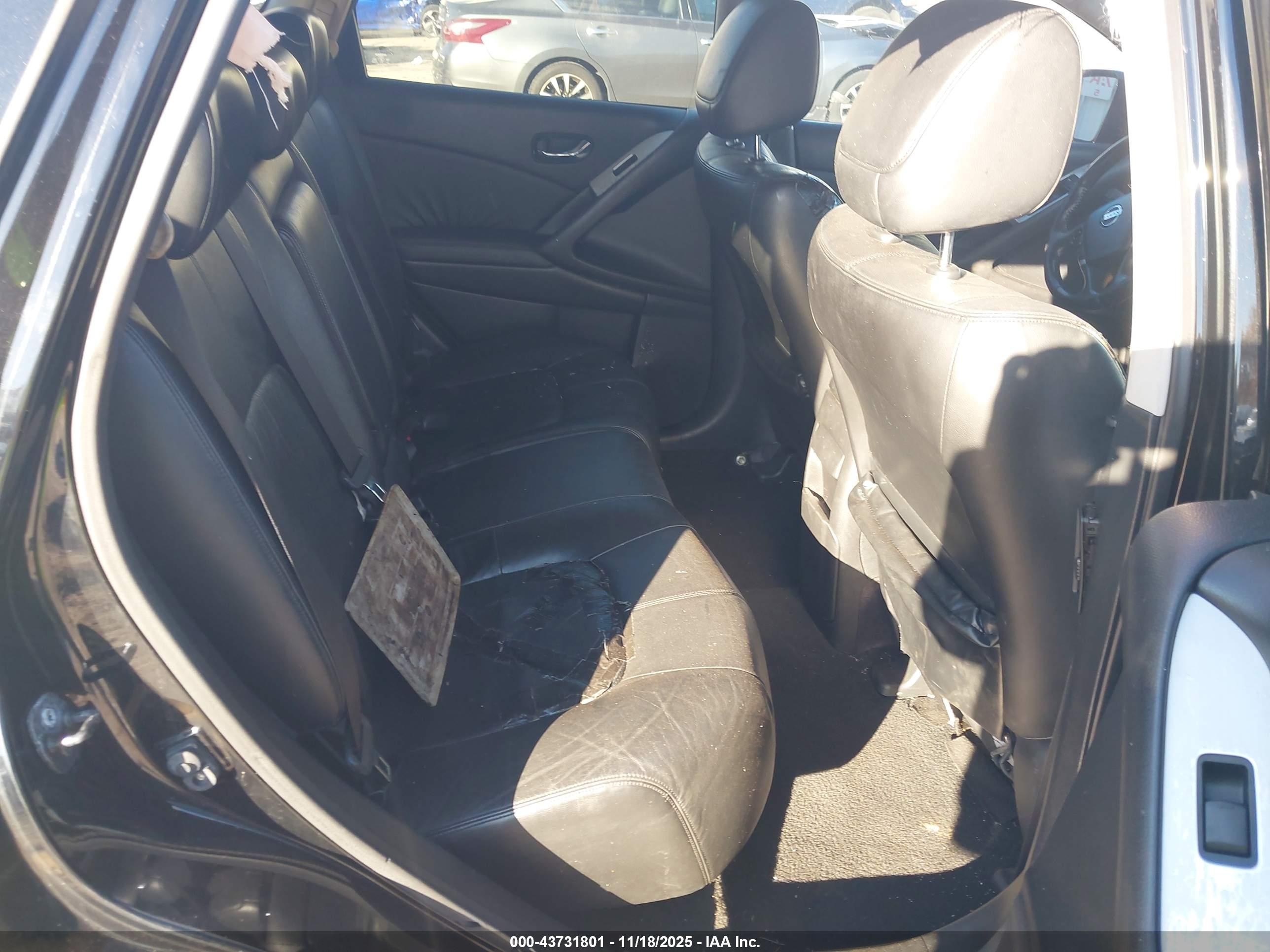 NISSAN MURANO image 8