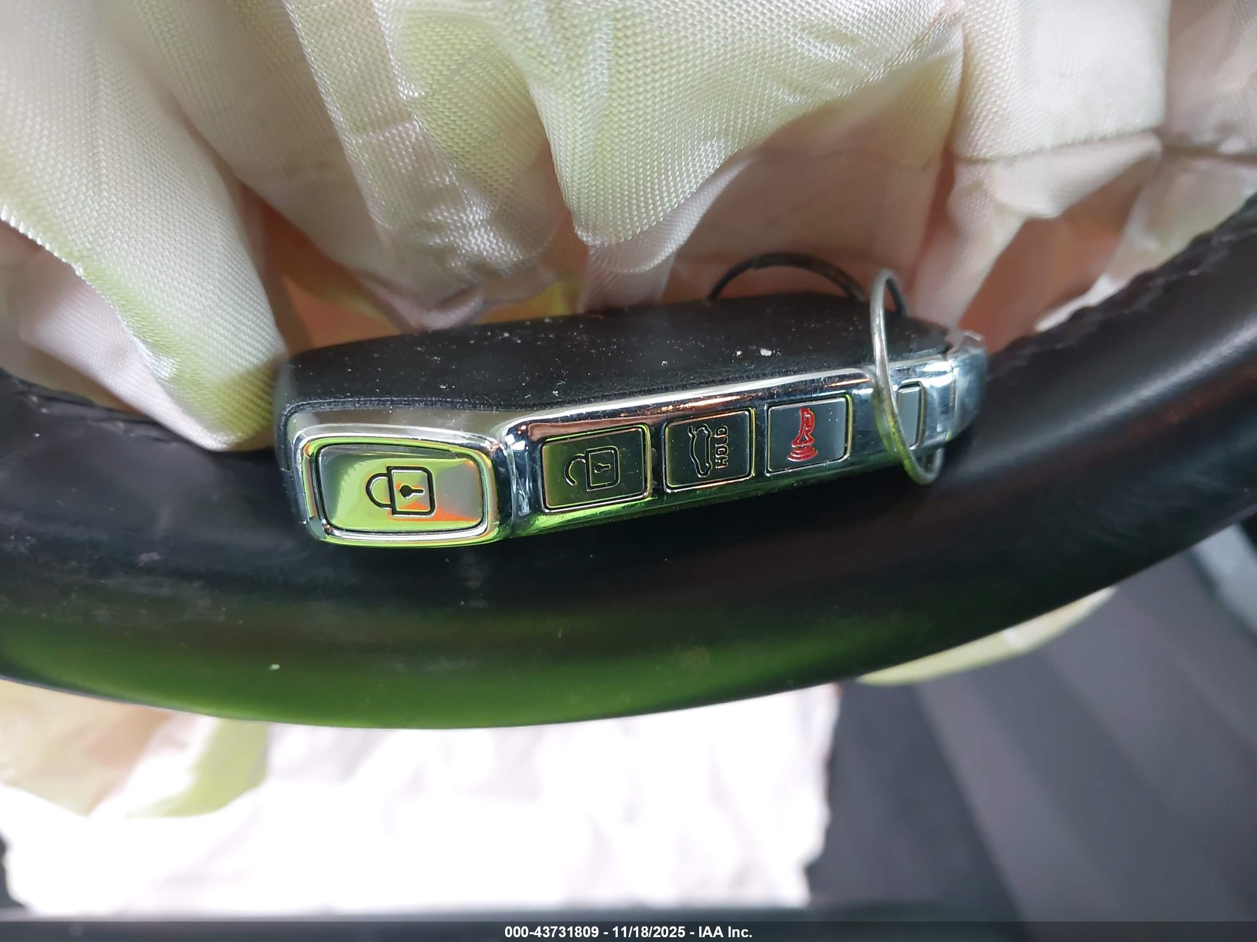 KIA K5 image 11
