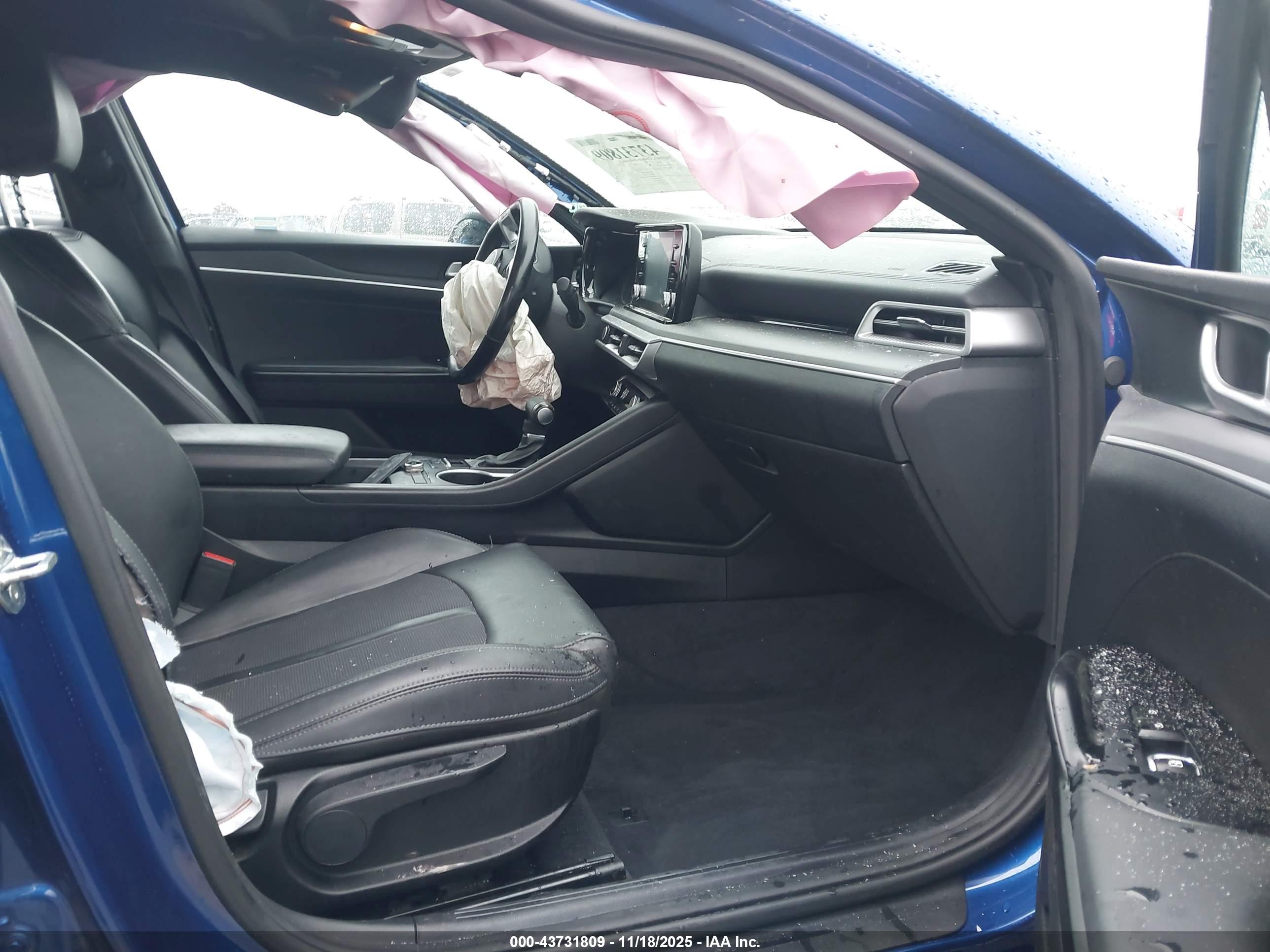KIA K5 image 5