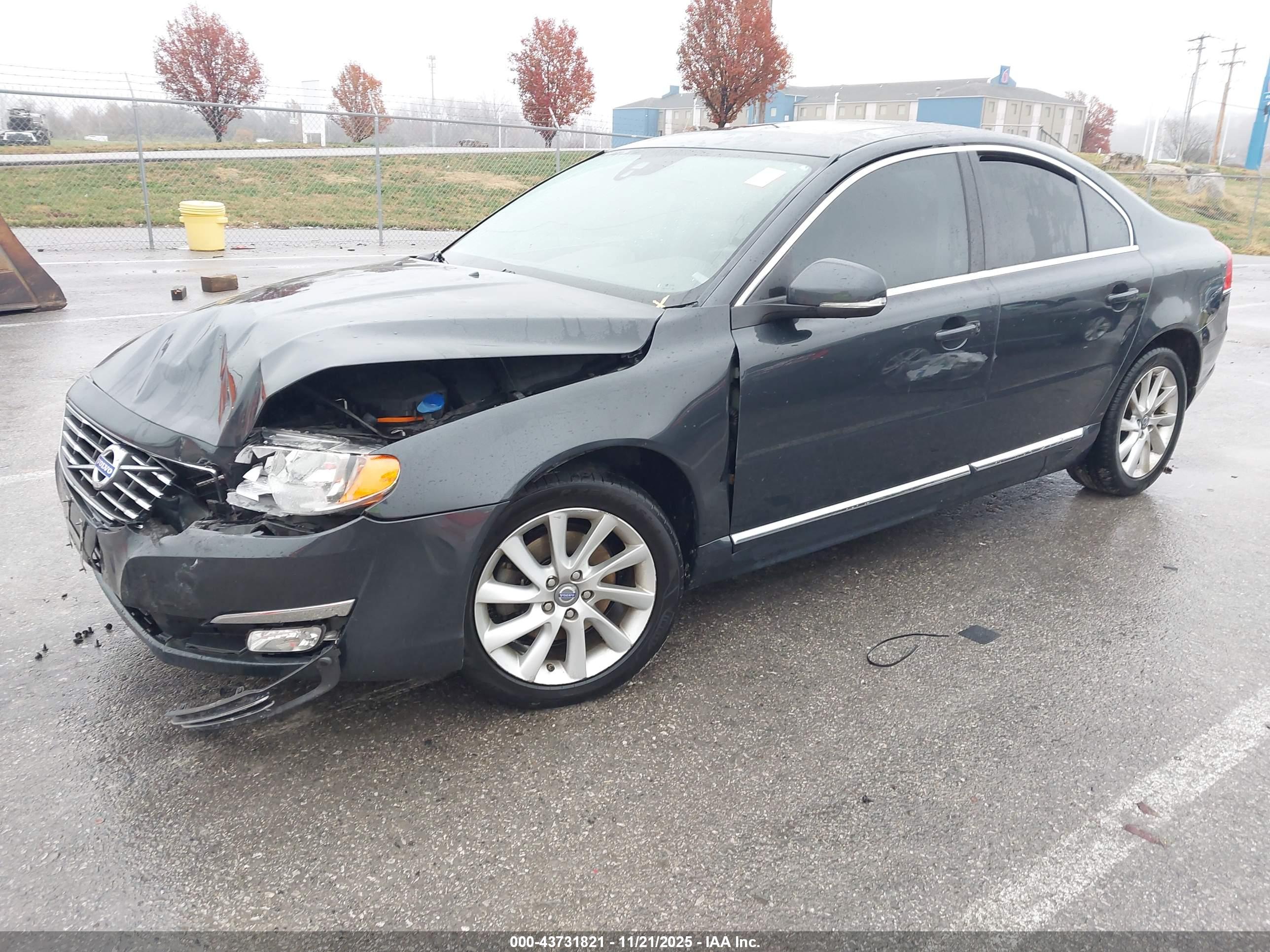 VOLVO S80 image 2